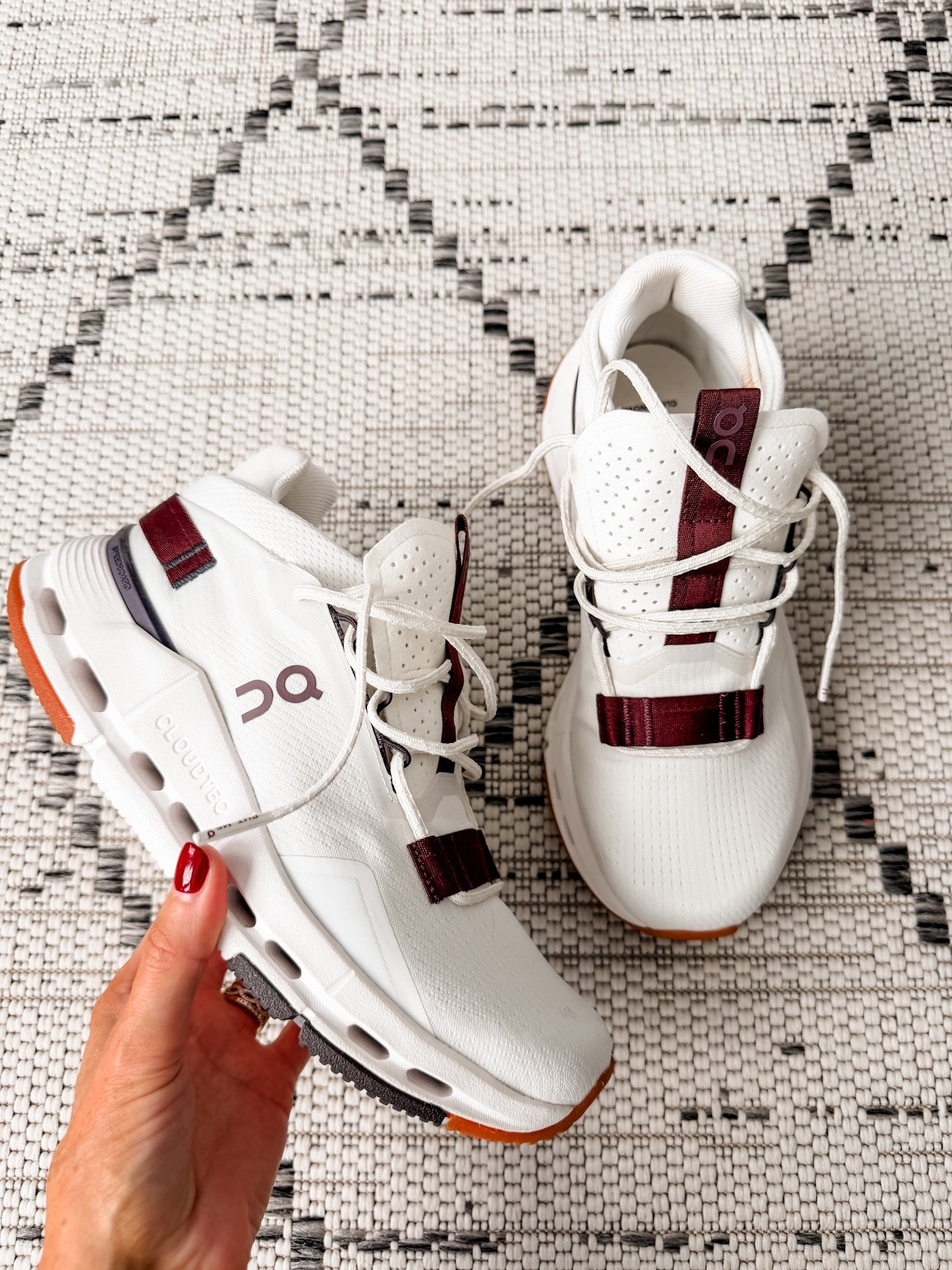 The best sneakers for everyday wear! They are truly so comfortable and I love the maroon detail! 


Loverly grey, life with Loverly, sneakers, activewear 

#LTKfitnessgoals #LTKgrwm #LTKmomlife