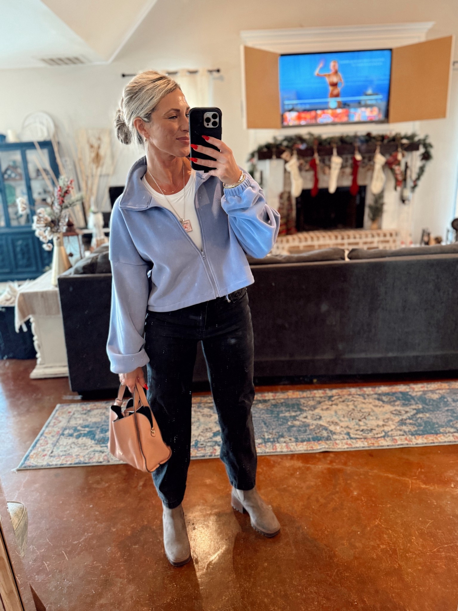 Casual outfit of the day for cold weather

Mom outfit, sweater weather, ootd

#LTKFindsUnder50 #LTKgrwm #LTKmomlife