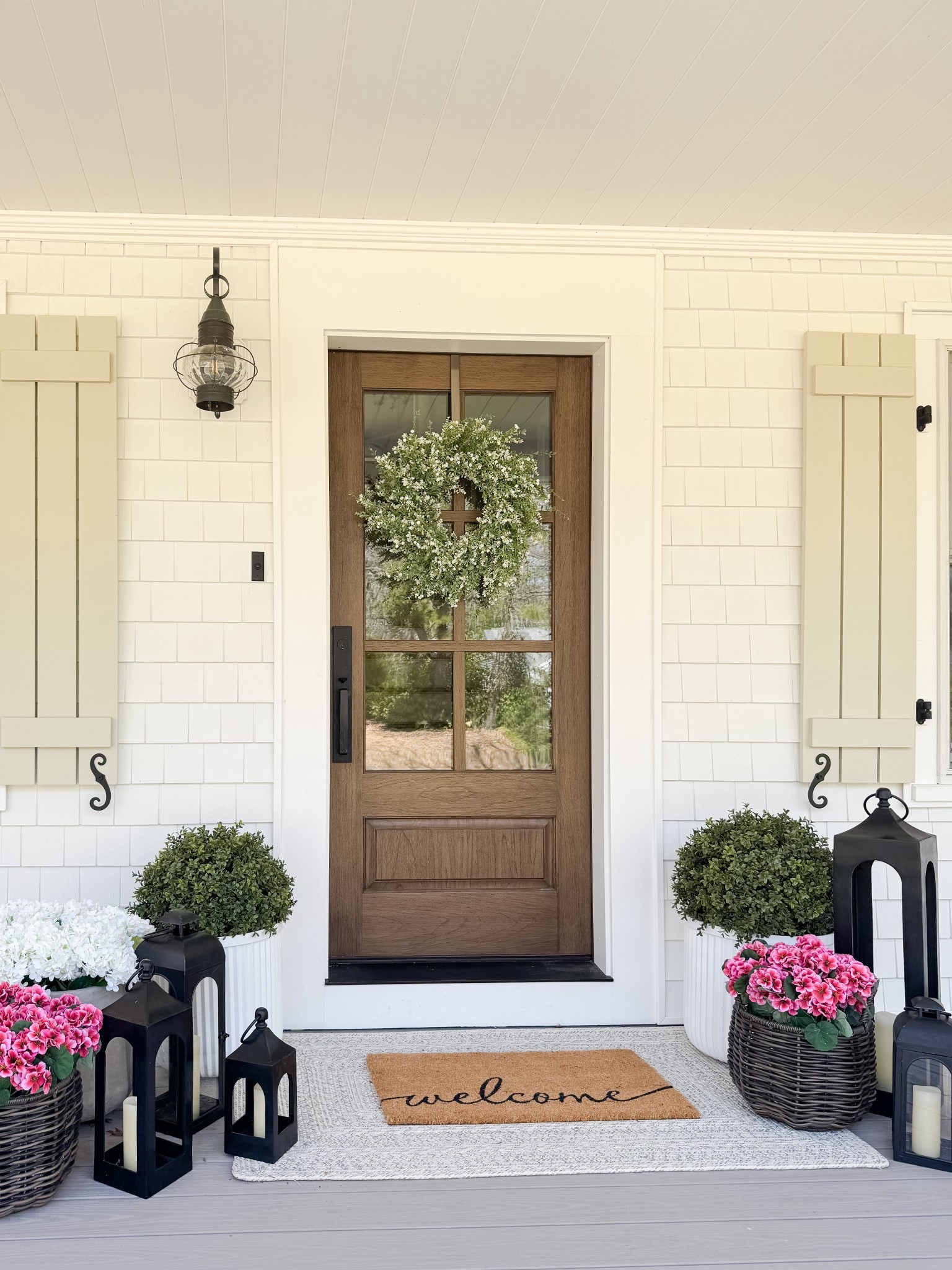 Spring Front Porch

Home  home decor  home favorites  spring front porch  spring home decor  seasonal decor  wreath  planters  area rug  coastal home

#LTKHome #LTKSeasonal