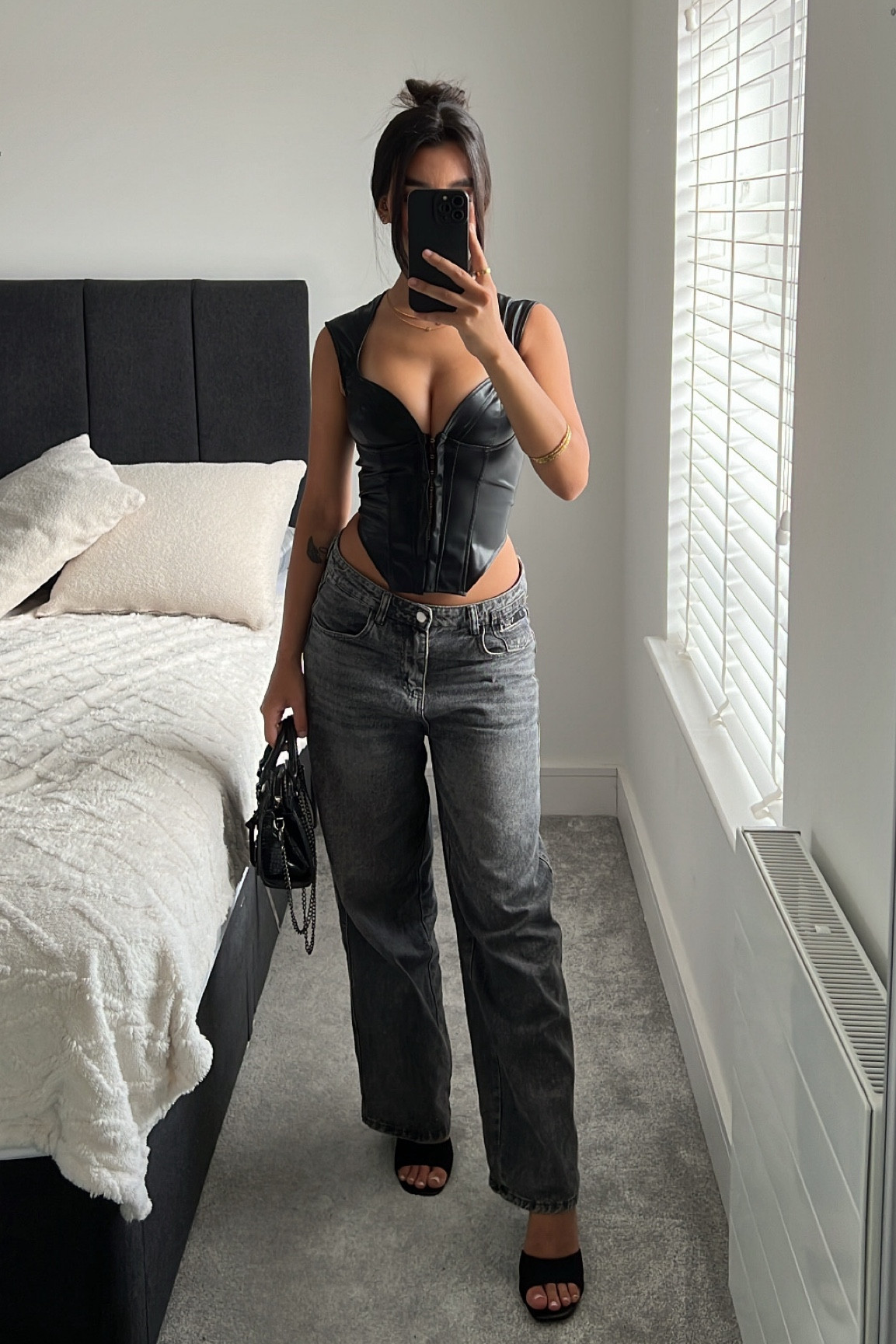 Top - Rebellious Fashion (linked in my TikTok shop)🖤

Bag - Missy Empire

TIKTOK: @elaizelx

#LTKpartywear #LTKuk #LTKsummer