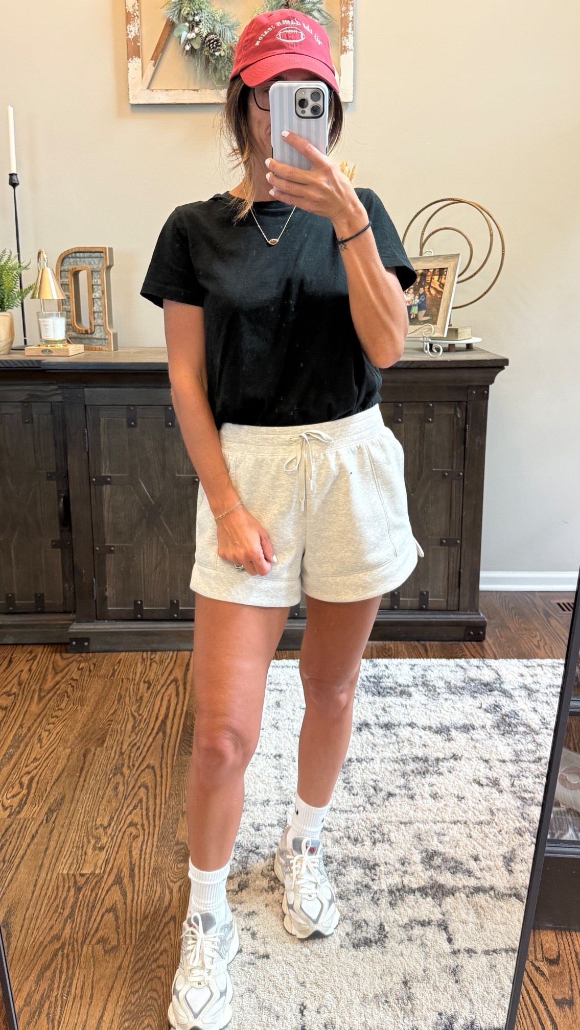 Geared up to run my kids to football practices with a little nod to Taylor because all of her countdowns have my hoping for another tour 🤞🏼🤞🏼