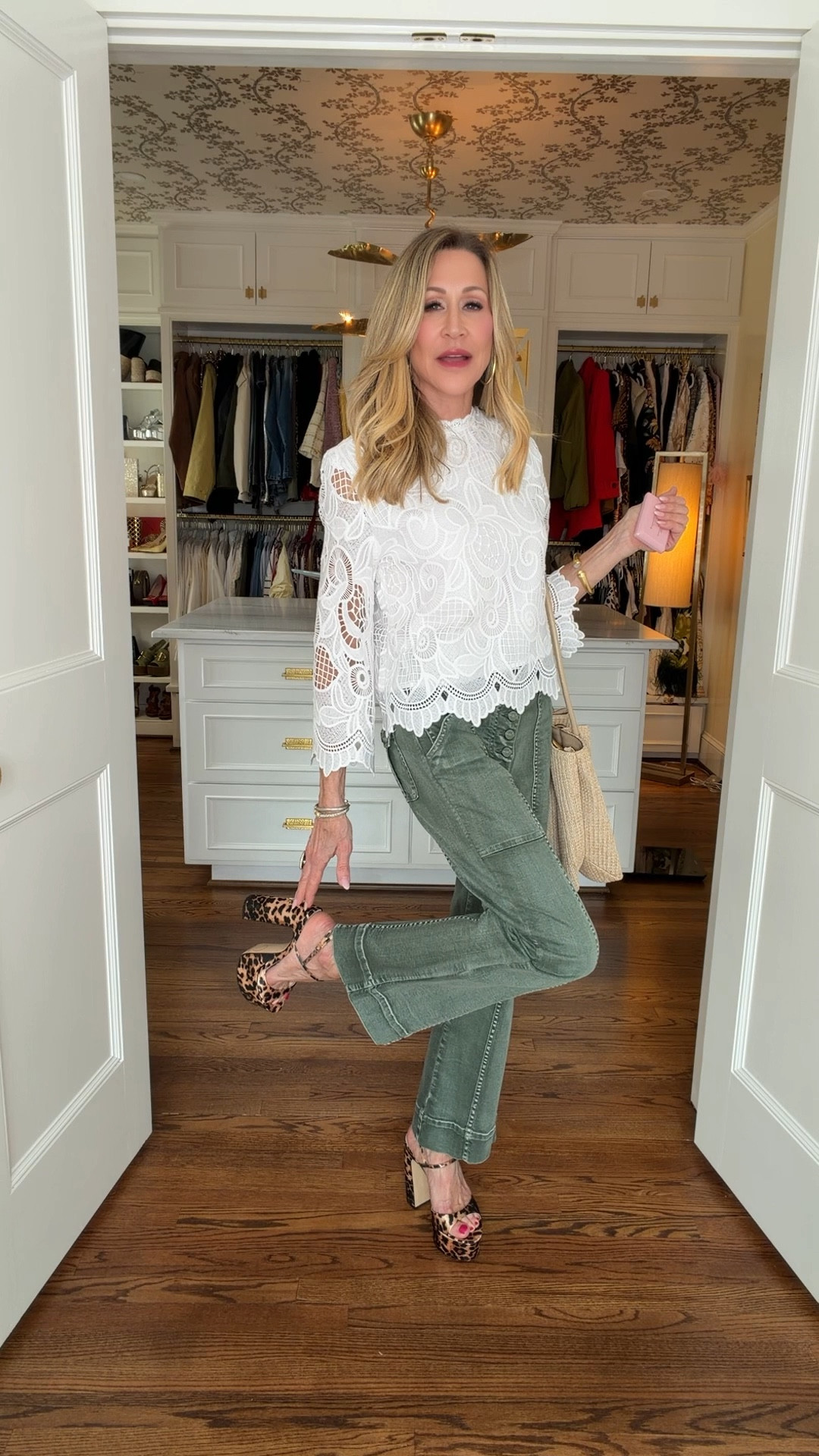 Easy, elevated and a little funky spring look!  Ulla Johnson cargo pants…mine are old but I’ve linked the exact ones in a denim and trust me they’re fabulous!  Lace top from Benaar LA and leopard block heel sandals along with a gorgeous raffia bag from Cult Gaia!  This look is perfect for everyday, brunch or a casual dinner!  I’m in love!


#LTKSeasonal #LTKootd #LTKOver40