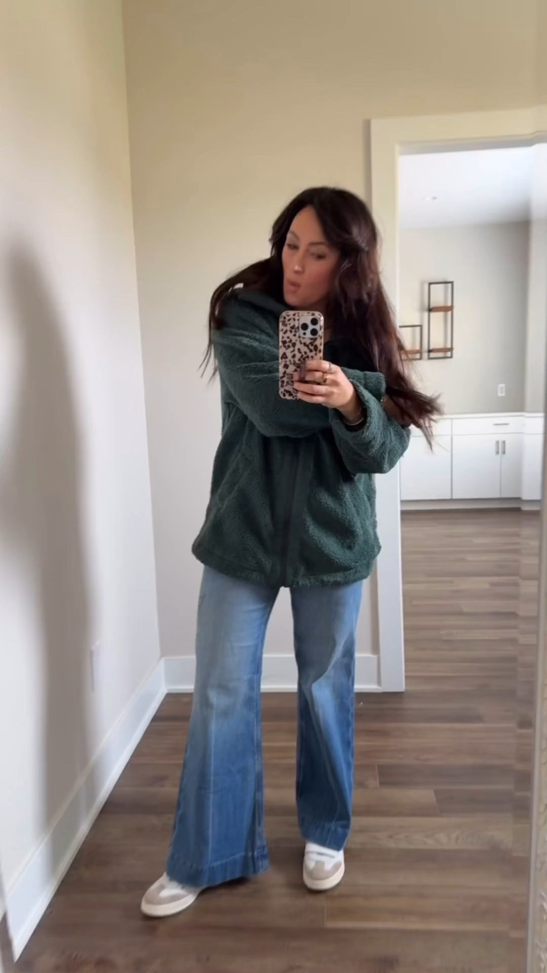 40% off this top 🚨 
• medium top - SO cozy!!
• size 6 denim 


#LTKFindsUnder50 #LTKSaleAlert #LTKSeasonal