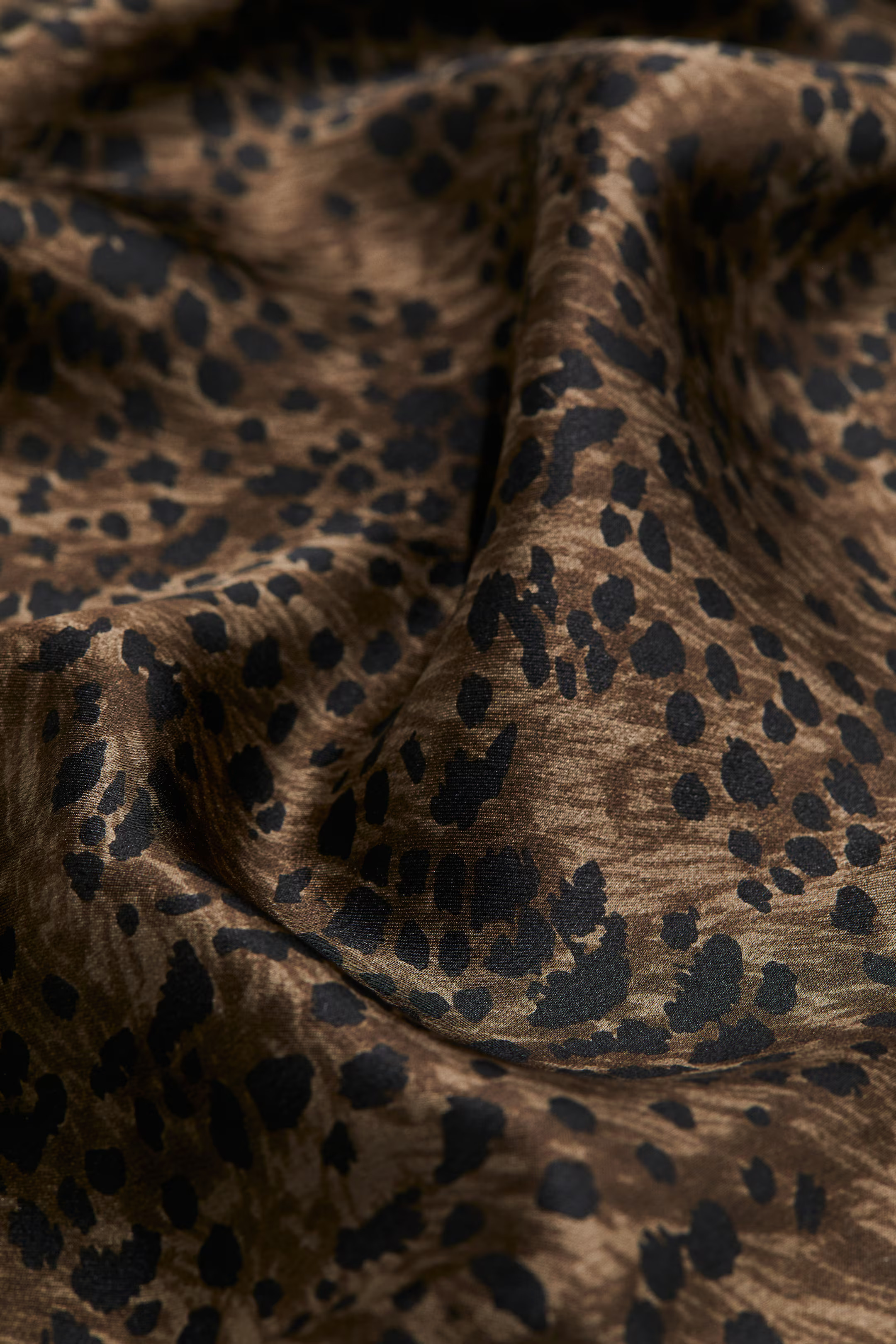 Printed silk scarf | H&M (UK, MY, IN, SG, PH, TW, HK)