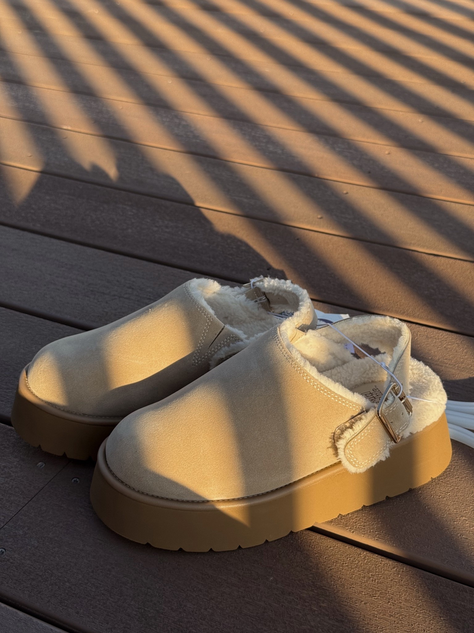 The perfect fall clogs 

#clogs #fallshoes #fall #targetfinds 

#LTKSeasonal #LTKShoeCrush #LTKFindsUnder50