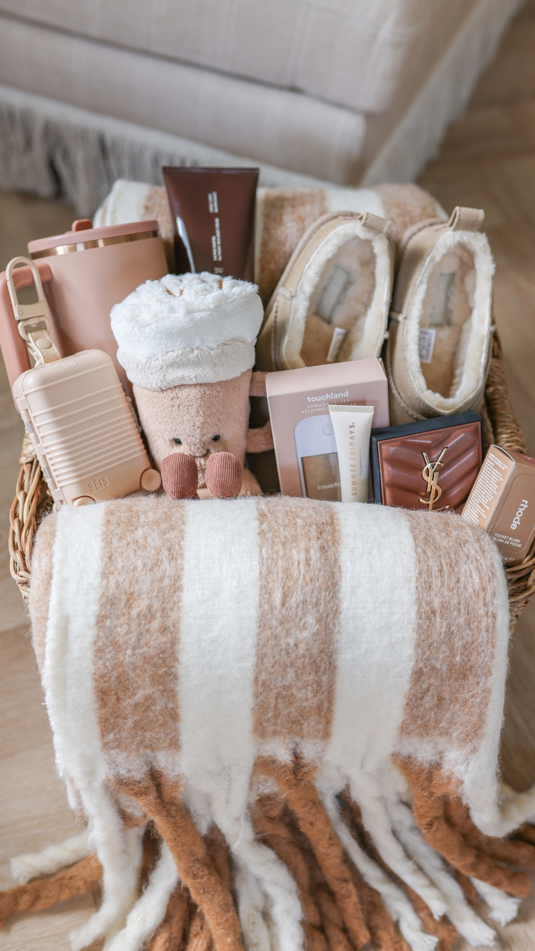 Burr basket gift idea! 

Gift guide, gifts for her, burr basket idea, jellycat, Ugg slippers, Ugg micro boots, beis micro luggage 

#LTKHoliday #LTKFindsUnder100 #LTKGiftGuide
