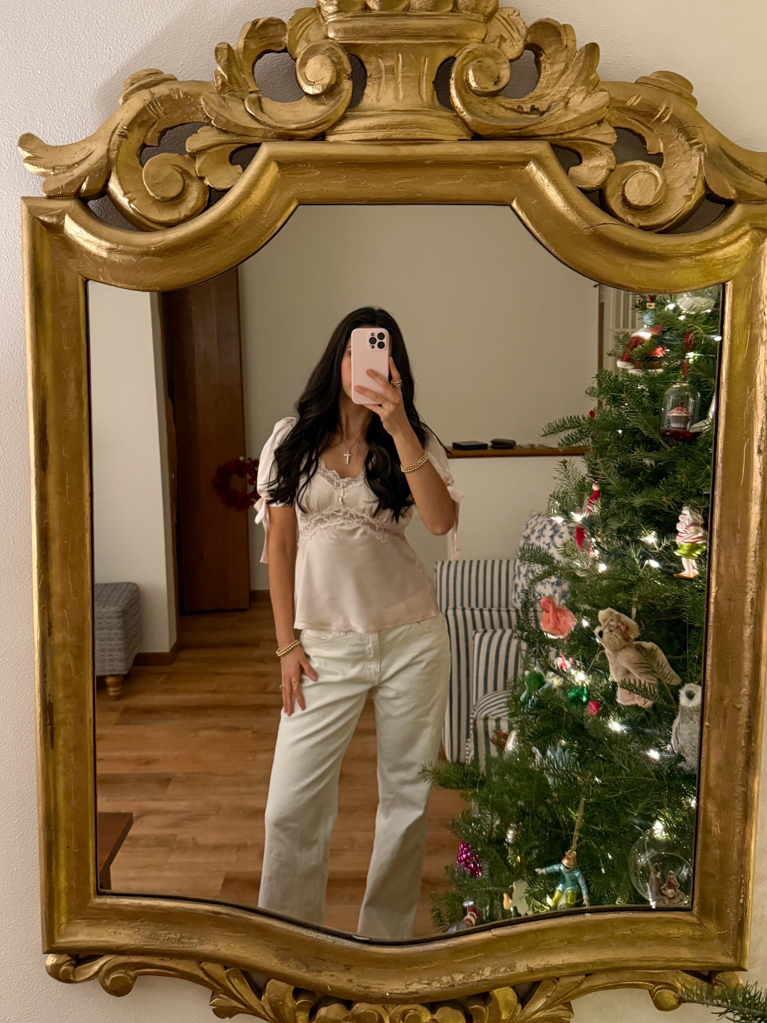 obsessed with this new top! So girly and pretty 💖 on sale right now!

#LTKHoliday #LTKootd #LTKSaleAlert