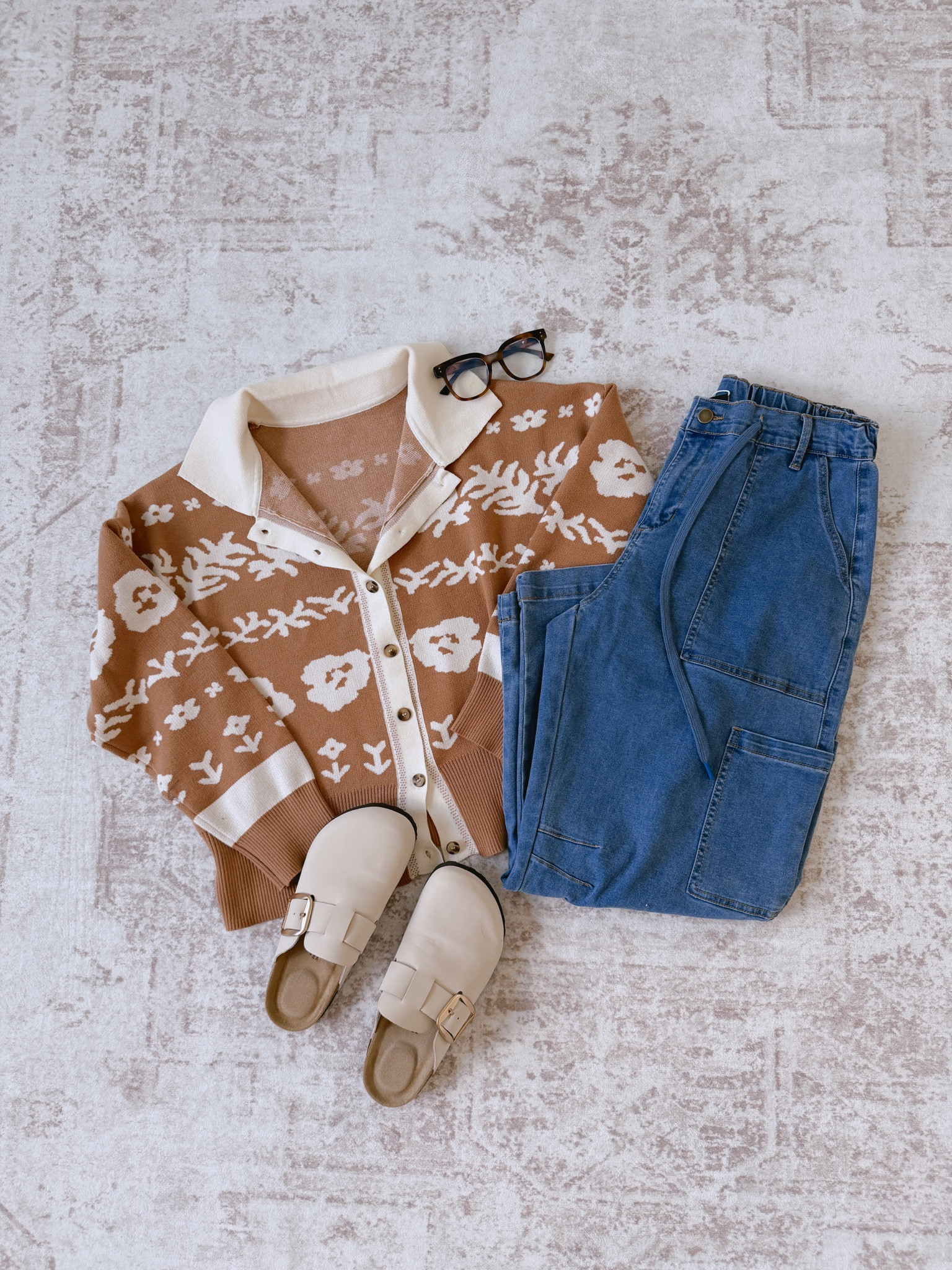 Obsessed with this look.. so cute and casual but anything but basic! 

#LTKMidsize #LTKootd #LTKgrwm