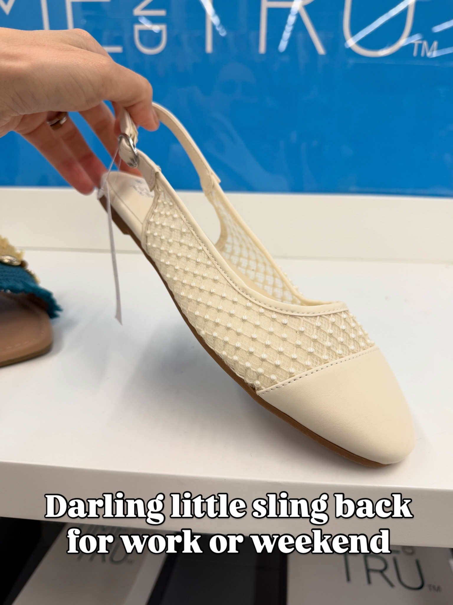 Walmart slingback flats, these are cute! #walmartfashioj
