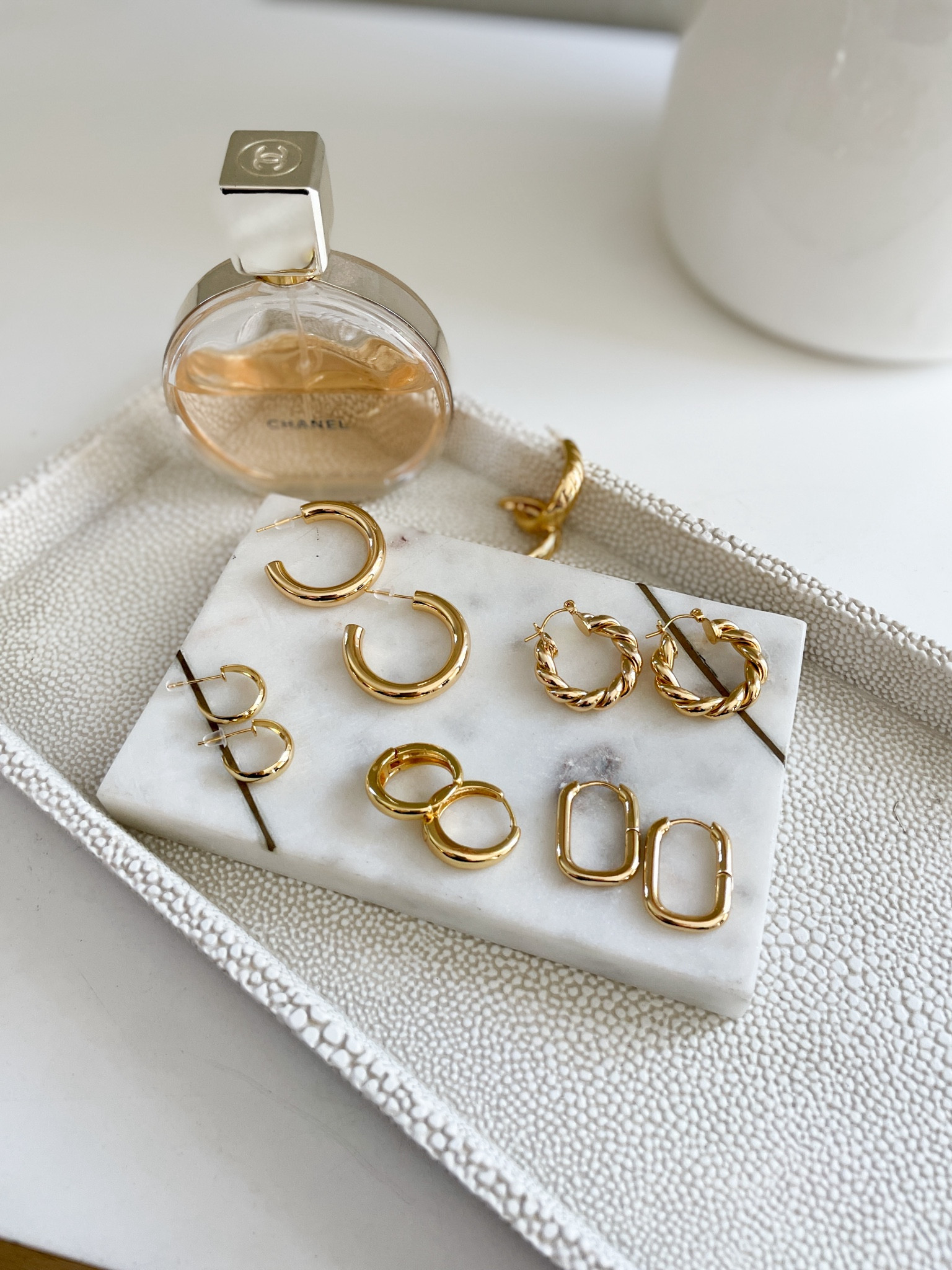 I’ve been wearing these earrings all week and they have not irritated my ears at all! ✨

Roughly $2 a piece since they come in a pack of 6. 

Also available in silver too. 

#Amazonfinds