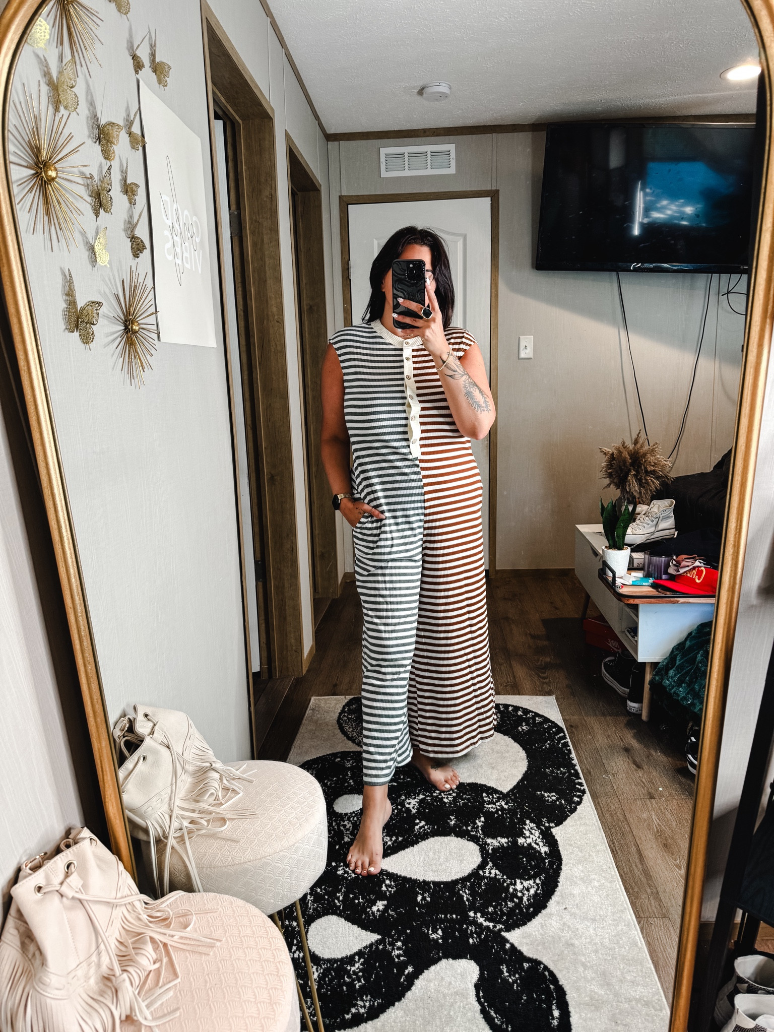 This was a miss for me this round but linking just in case someone liked it! I really wish it was longer 

Summer outfit 
Romper
Jumpsuit 

#LTKStyleTip #LTKFindsUnder50 #LTKMidsize