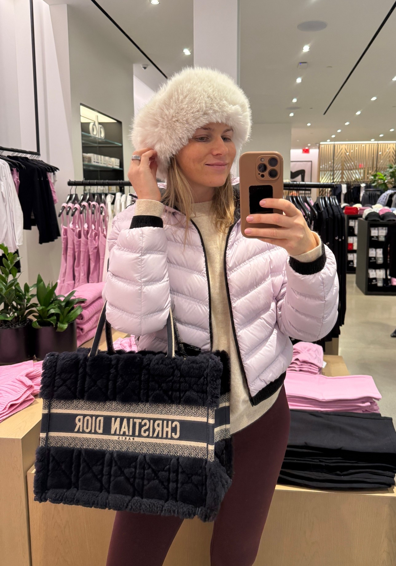 A perfect headband for the Winter ❄️ 

#LTKSeasonal #LTKgrwm #LTKvlog