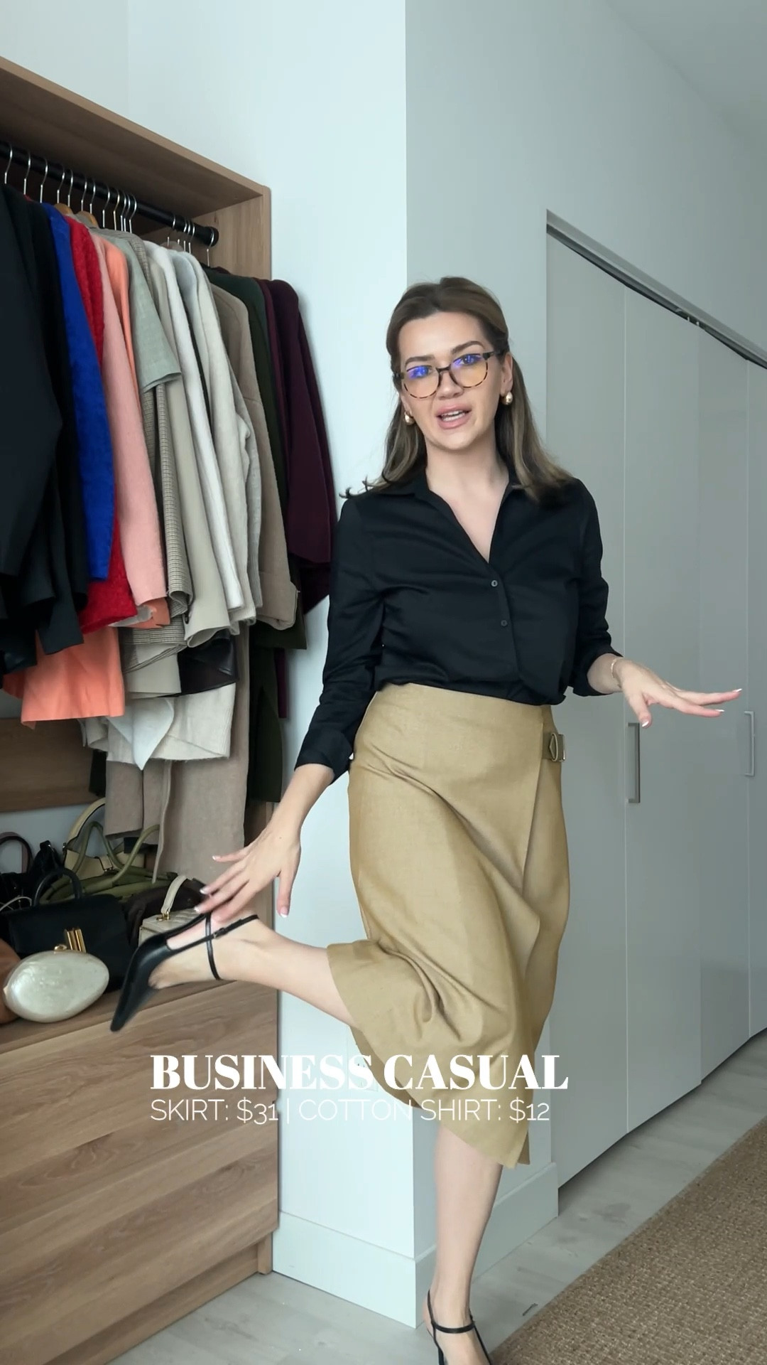 
#JCPPartner | Not all Anchor Pieces have to be plain + neutral colored. When you have an anchor piece that stands out a little more, like this gorgeous buckled skirt ($32) you flip the script and pair more laid-back pieces with it like I did here with the below pieces. 

•⁠  ⁠Cotton Button up | $13
•⁠  ⁠Faux Denim Coat | $55
•⁠  ⁠Silky blouse | $21
• Buckled Skirt | $32

This allows your anchor piece to be the focal point, but makes sure that you have achieved a balance in your outfit - all while staying under budget 😉. @jcpenney #springfashion #workwear #officewear #officeoutfit


#LTKFindsUnder50 #LTKStyleTip #LTKWorkwear