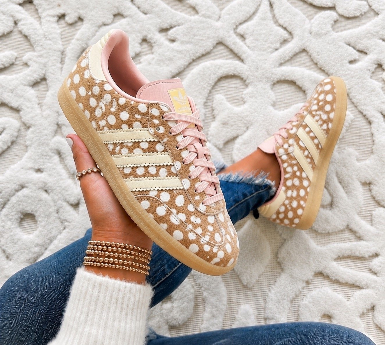 adidas Samba OG in Brown Desert/Warm Vanilla/Wonder Mauve 🤎🎀 fits true to size with a sleek