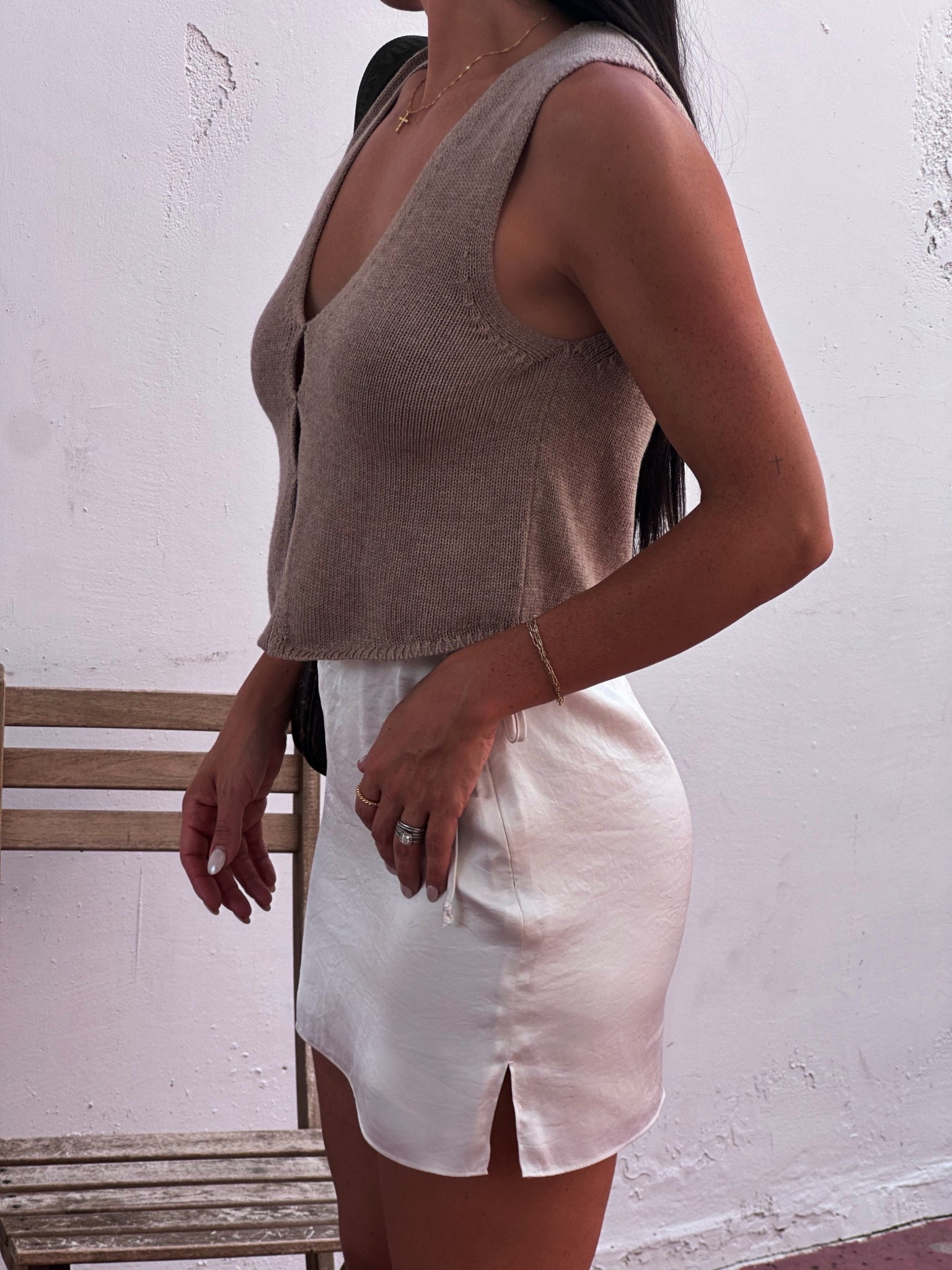 @Aritzia vest top styling / size small 

Satin skirt 
Neutral outfit 


#LTKootd #LTKSeasonal #LTKFestival