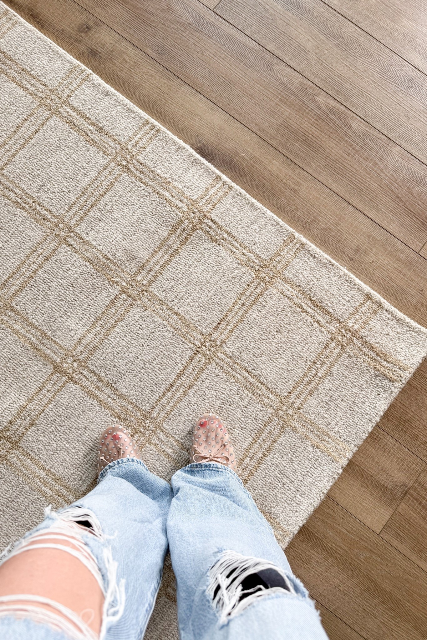 Top selling rug on sale now!

Home, home decor, home finds, home accents, neutral rug, area rug, modern home, neutral home, organic home

#LTKSeasonal #LTKHome #LTKSaleAlert