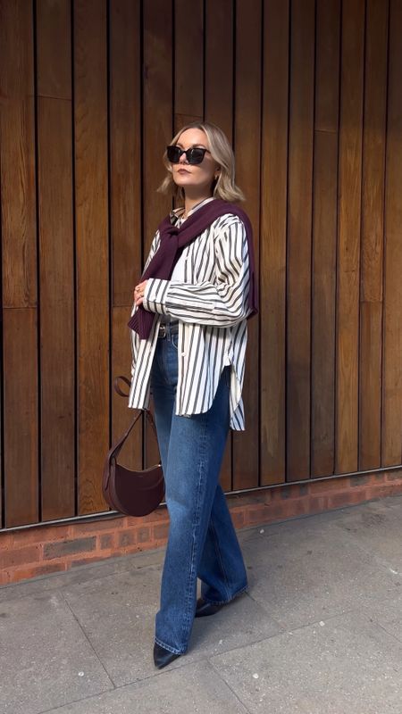 A pop of burgundy today 🍇 

#springoutfit #transitionalstyle #outfitinspo #everydayoutfit #minimalstyle  #neutralstyle #neutraloutfit #styleinspo #stylingburgundy #stripeshirt #widelegjeans