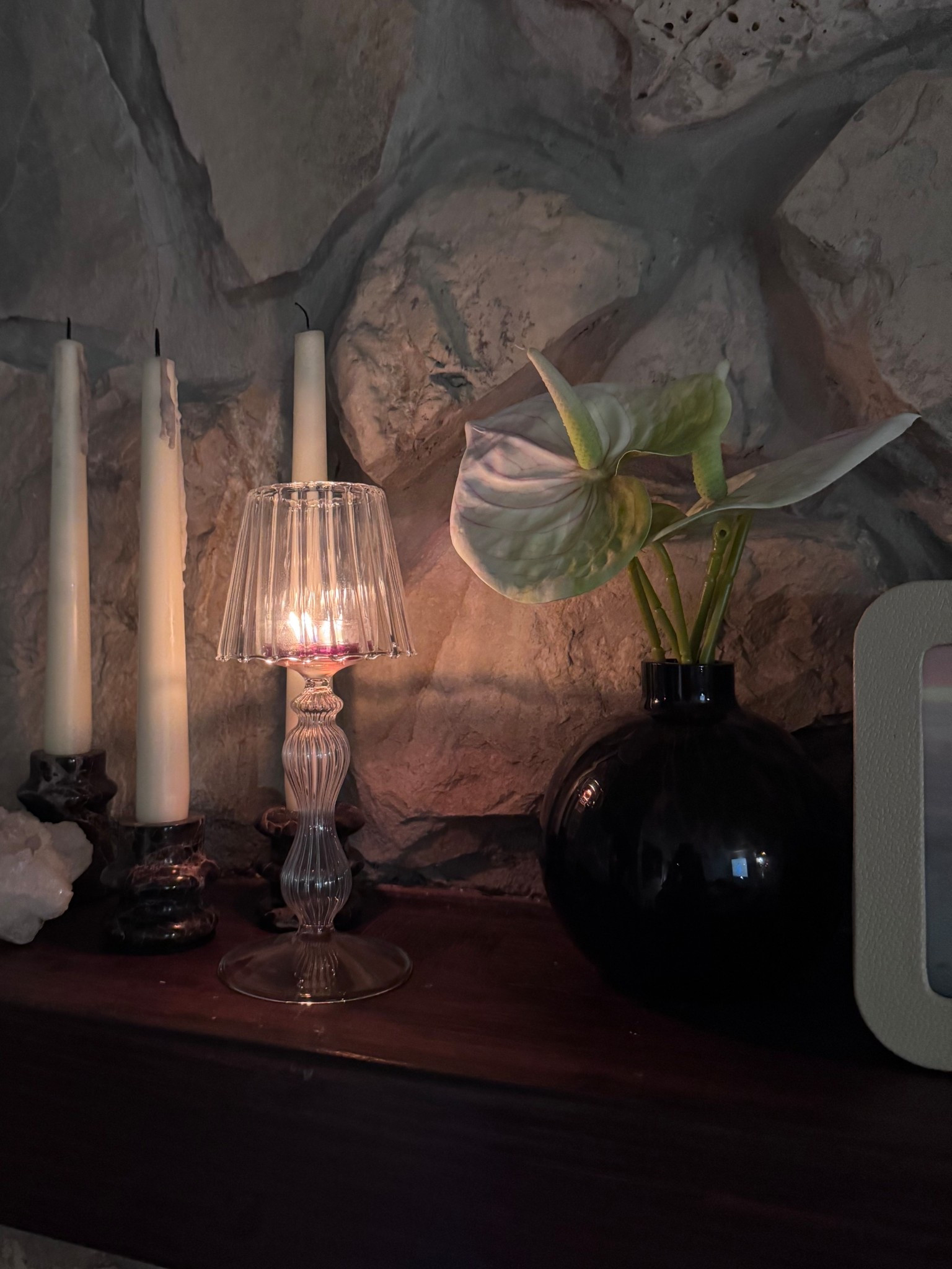 cozy mantle vibes 

#LTKValentine #LTKHome #LTKdayinmylife