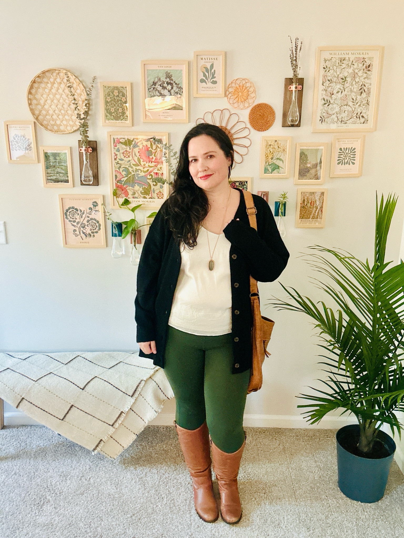 Leggings and long cardigans make all those holiday pounds look intentional, right? 

#LTKStyleTip #LTKMidsize #LTKOver40