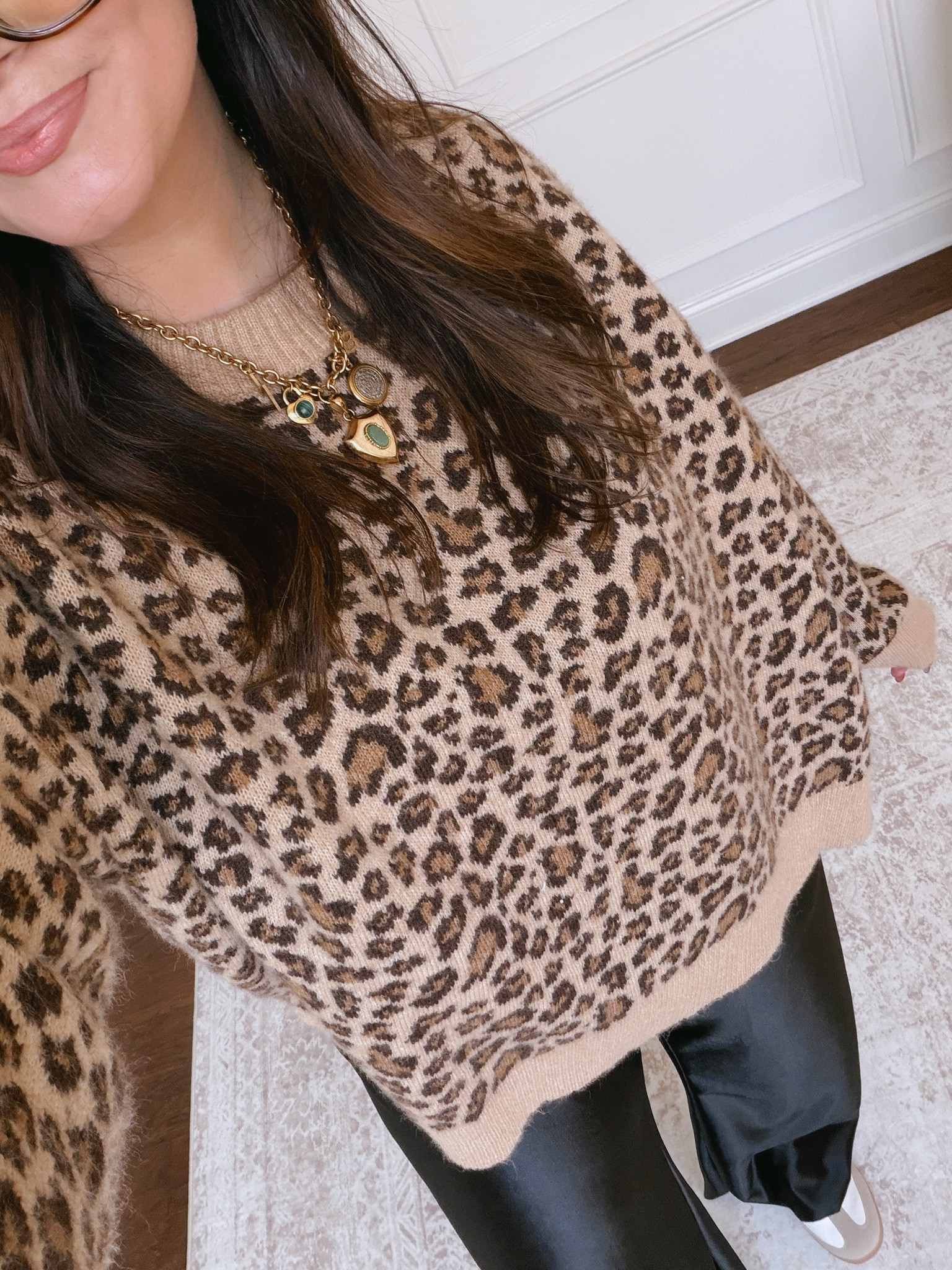 This may be the softest sweater I’ve ever put on my body, OMG.. you need this 

#LTKFindsUnder50 #LTKMidsize #LTKootd