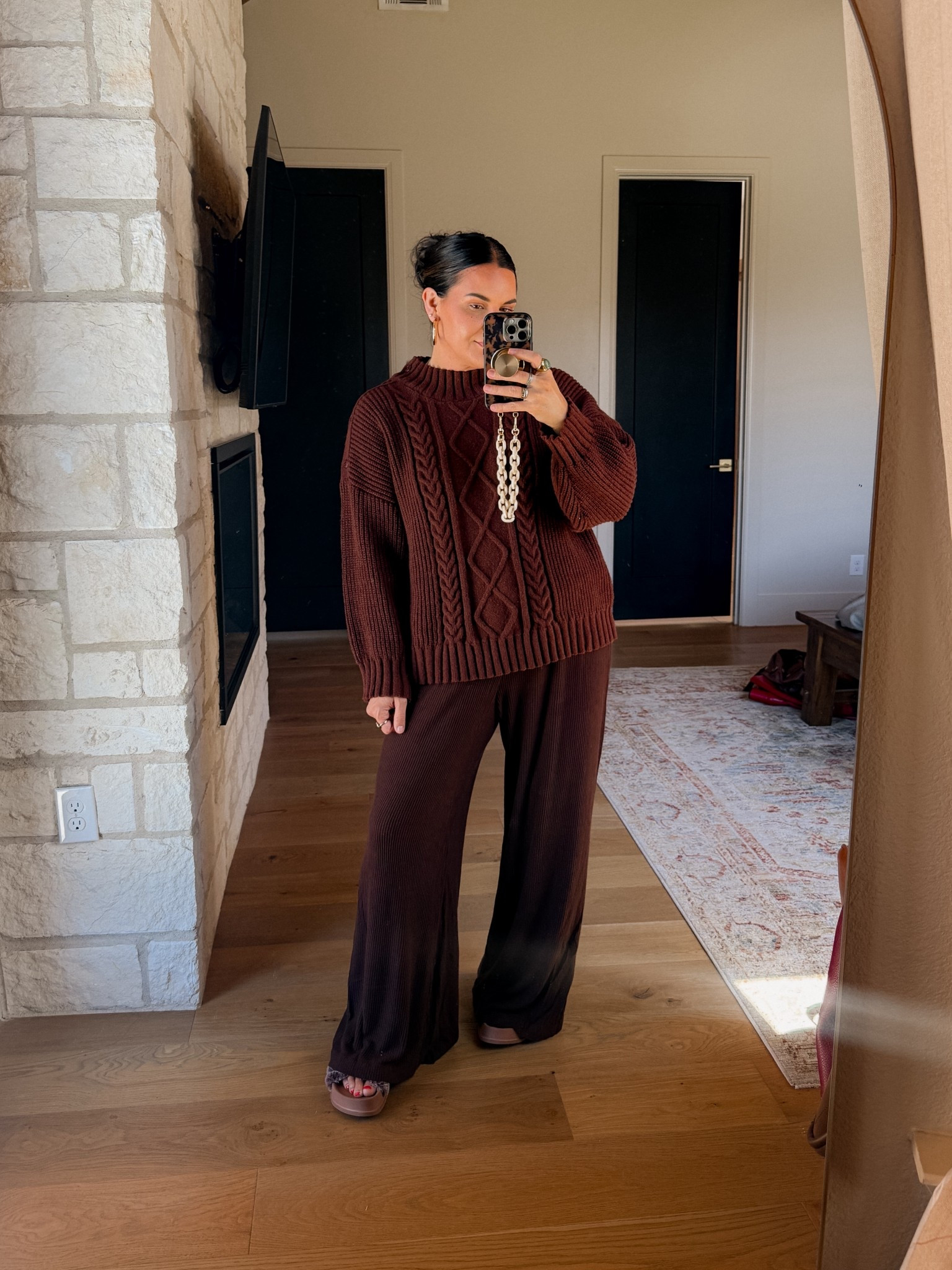 My new favorite outfit combo!
Amazon sweater: XXL
Target Pants: XL
Slippers


#LTKFallSale #LTKFindsUnder50 #LTKSeasonal