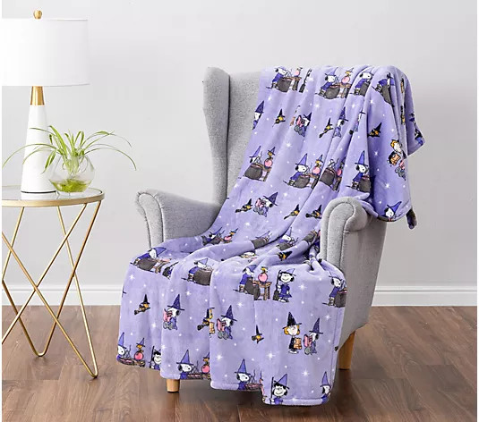 Berkshire Peanuts Halloween Plush 55x70 Throw - QVC.com | QVC