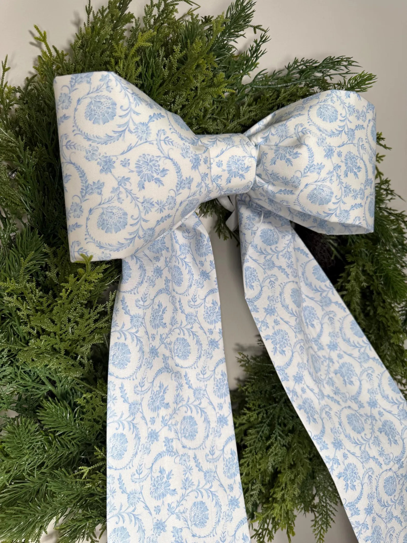 Chinoiserie Blue Floral Fabric Bow - Free Shipping - Etsy | Etsy (US)