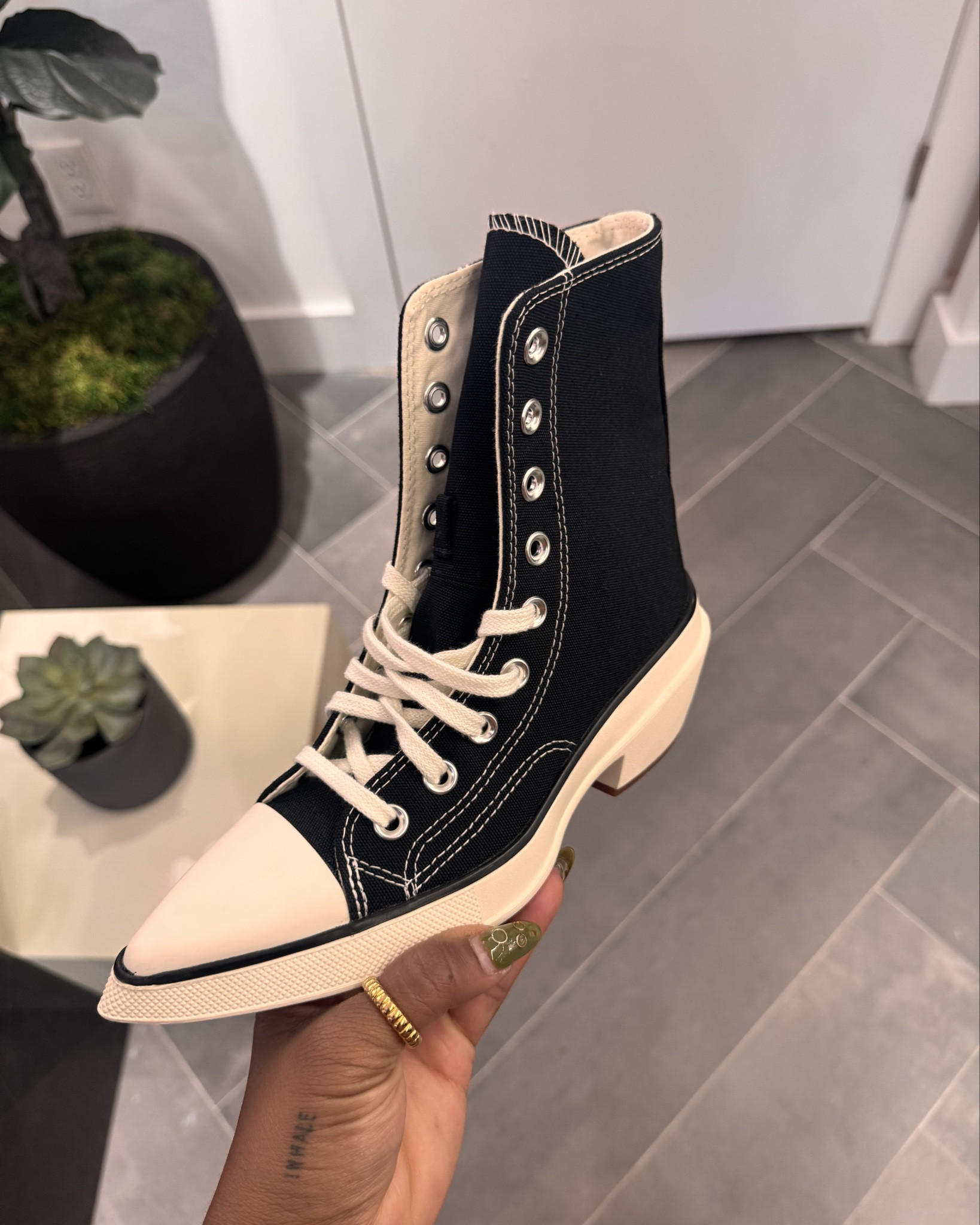 How stinking cuteeeee! 

#LTKShoeCrush #LTKFindsUnder100 #LTKStyleTip