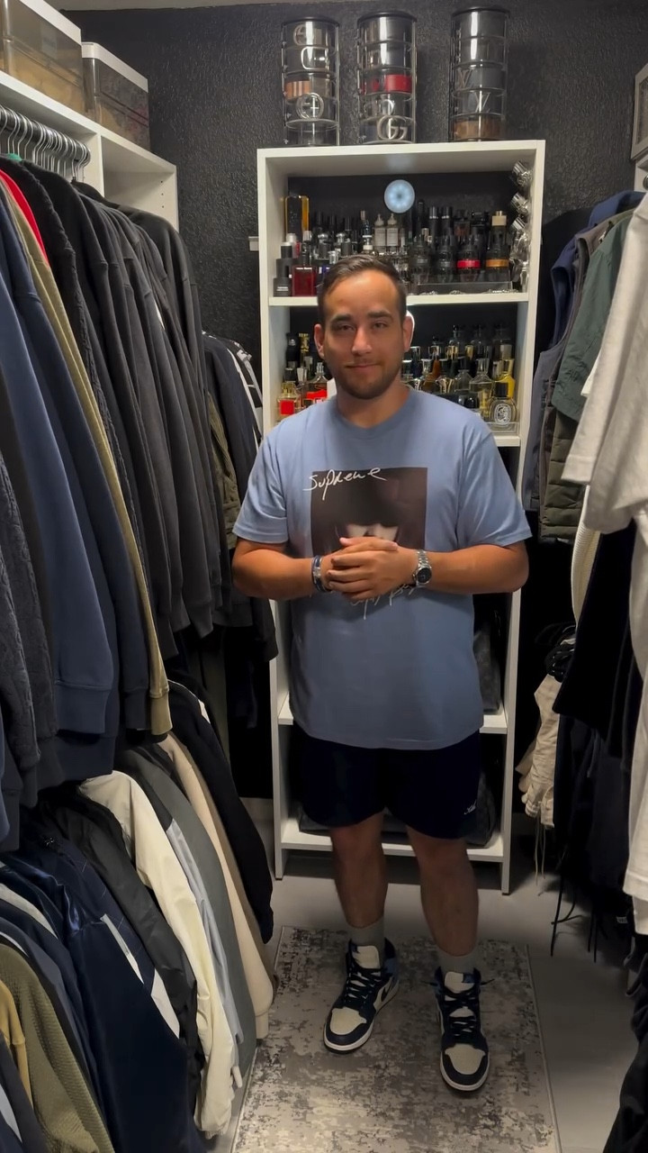 •Get Ready With Me•

This heat wave is almost coming to an end…. Thank God.

Heres the out fit for today something light and not too crazy. Also am I the only one who likes to match their fragrances with their outfits? It’s hard to explain but i promise it makes sense 😂 

Top- Mary J Blige Tee (@supremenewyork )
Shorts- Kith Nylon Shorts (@kith )
Sneakers- Obsidian 1s (@jumpman23 )
Jewelry (@gucci @hermes @louisvuitton )
Fragrance-Layton (@parfumsdemarly ) 

Find this exact outfit in my LTK linked in my BIO 🔗 
—————————————————————————————

#getreadywithme #grwm #grwmroutine #ootd #outfits #outfitinspiration #fitcheck #blue #maryjblige #sneakers #sneakerhead #sneakerheads #jordans #fragrancetiktok #fragrance #parfum #fyp #fashion #fashioninspo #streetwear #streetfashion #fashionblogger #fashionstyle