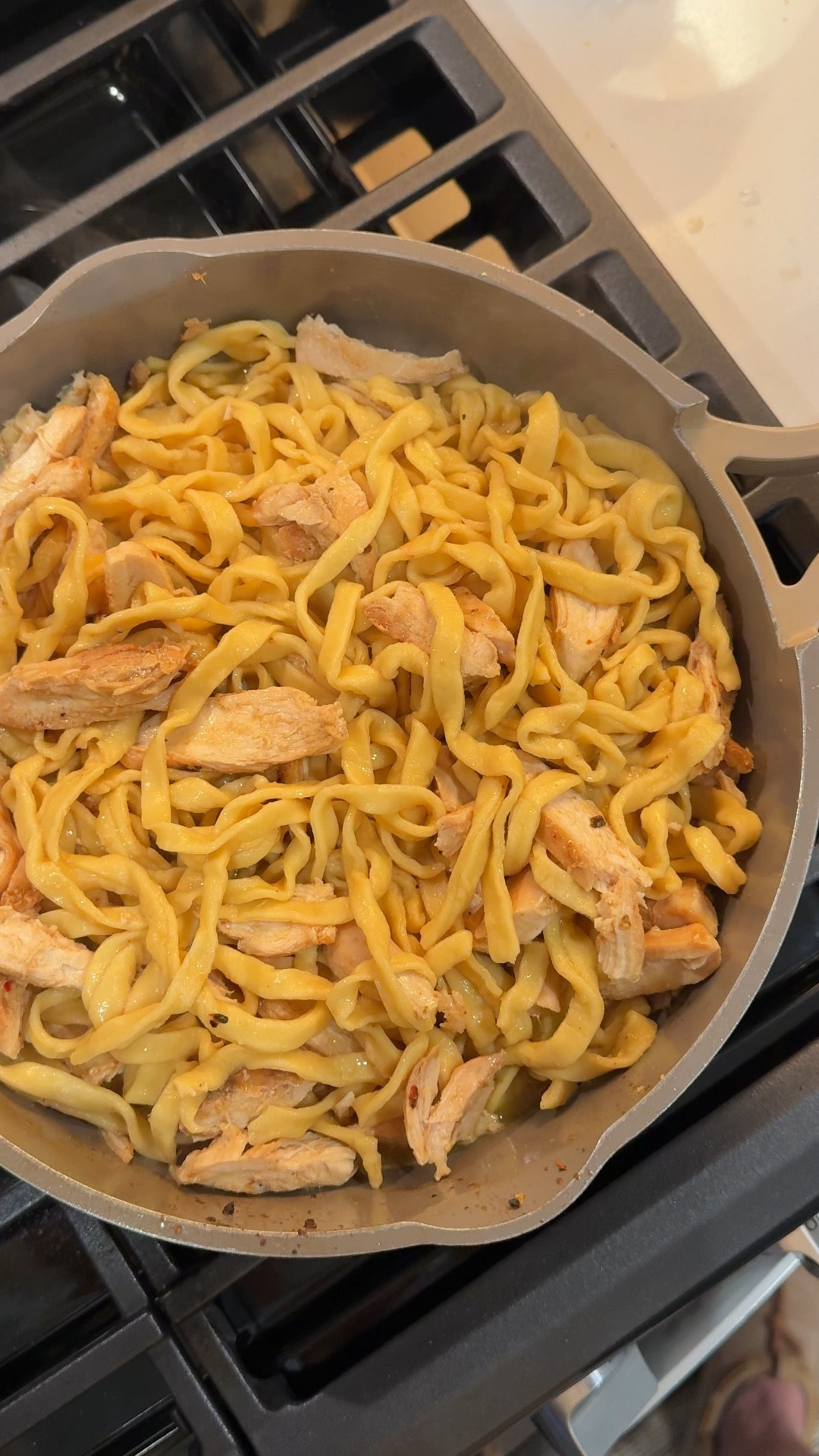 6/20/25 homemade pasta night 🫶🏼 homemade pasta, pasta night, kitchen essentials, kitchen tools, kitchen must haves, cozy home cooking, summer recipes, kitchenaid mixer, pasta maker, home chef, pasta attachment, kitchen accessories, pasta dinner, slow living, romanticizing life