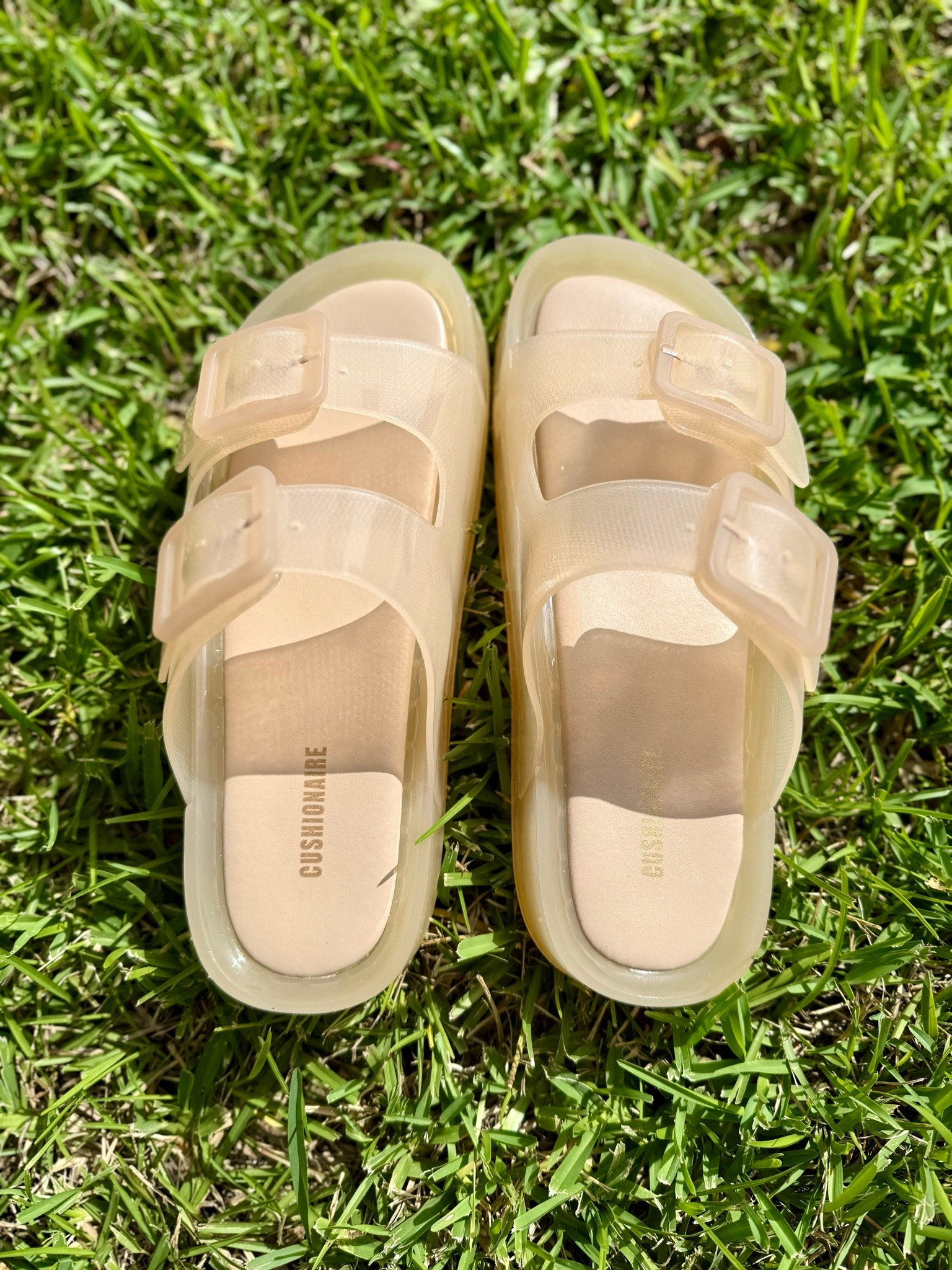 my everyday jelly slides are $20 off right now! comfortable, water resistant, and can be dressed up or down! 

#momshoes #ootd #summershoes

#LTKootd #LTKmomlife #LTKdayinmylife