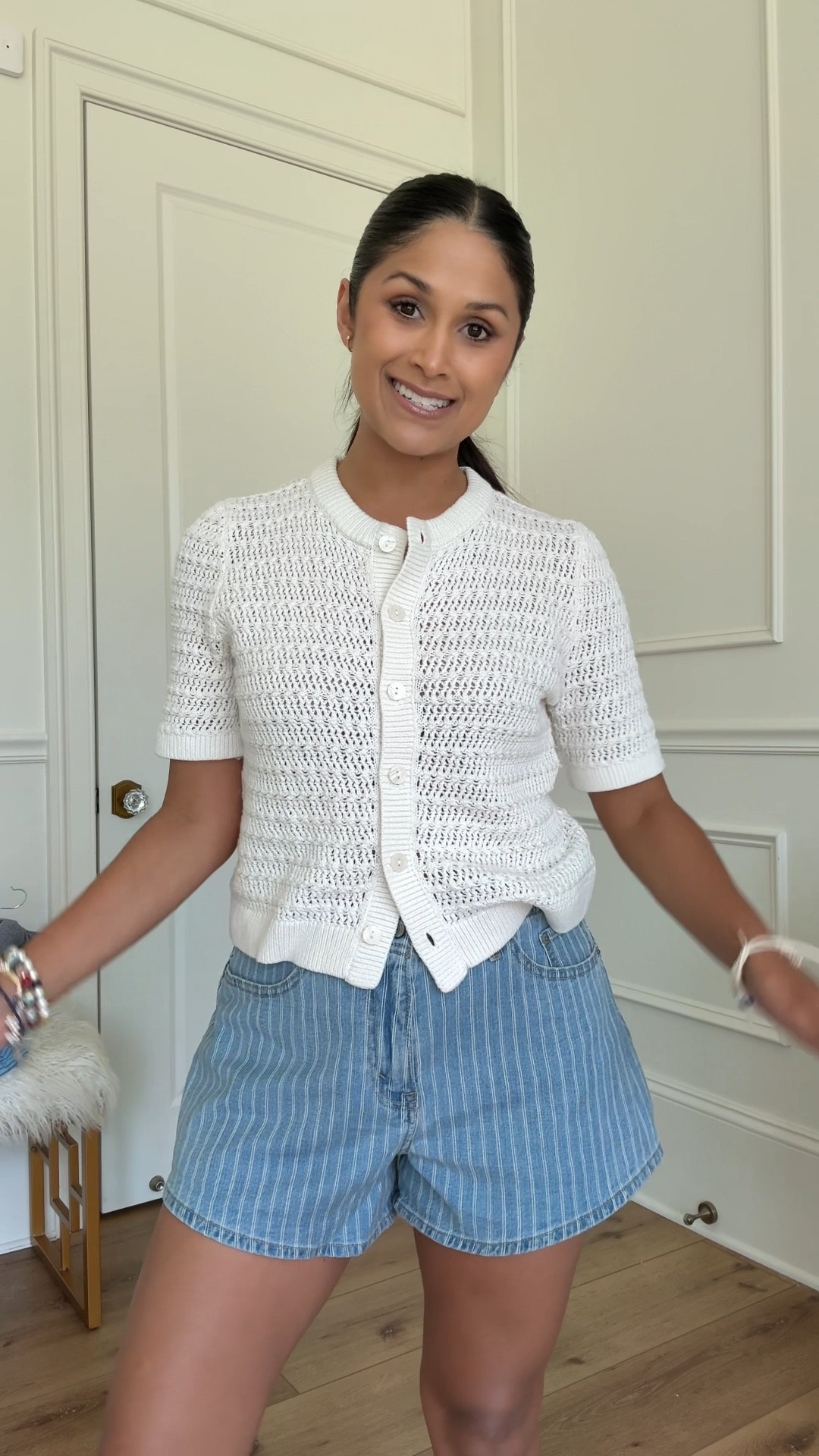 These linen blend shorts from @abercrombie are so cute and comfy. Currently on sale and they come in more washes.
#abercrombie #momoutfit 

#LTKmomlife #LTKdayinmylife