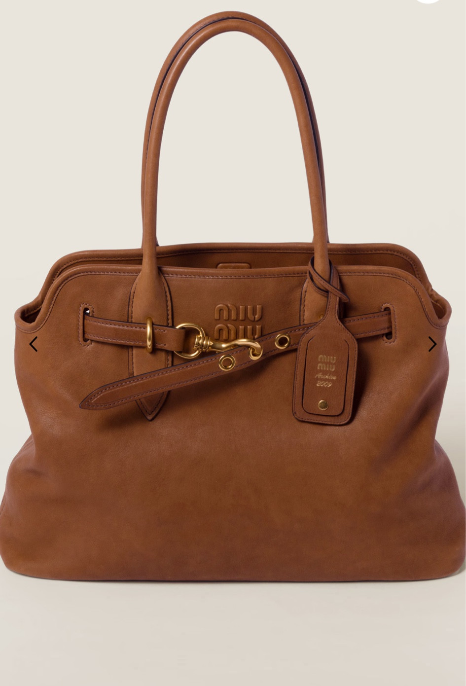 Just ordered this beautiful bag 😍

#newitbag #miumiu #ltkluxury #ltkautumn #ltkstyletip #handtasche #herbstmode #ltkworkwear #prada #carmenjarawittich

#LTKeurope #LTKbag #LTKdeutschland