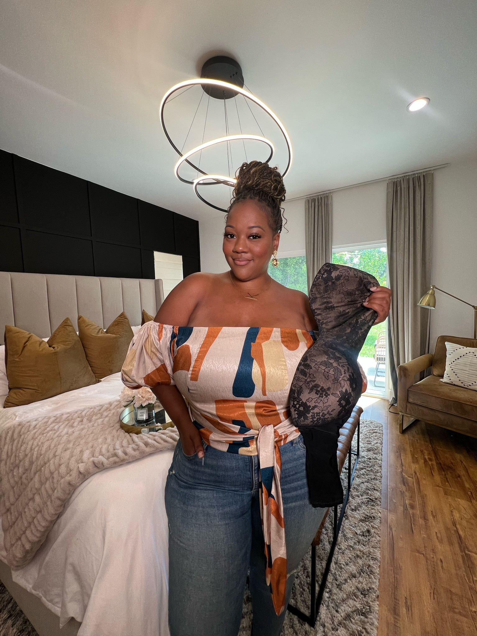 Strapless bra hack for big busts

#LTKstyletip #LTKcurves