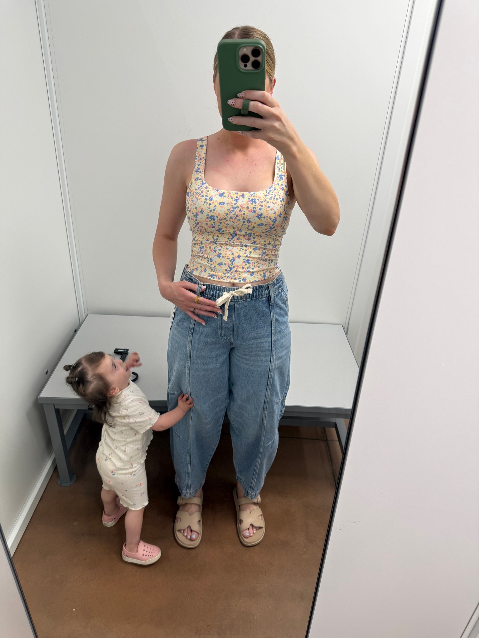 The cutest barrel jeans with elastic waist, perfect mom fit 👌🏻

#walmartfashion 

#LTKgrwm #LTKmomlife