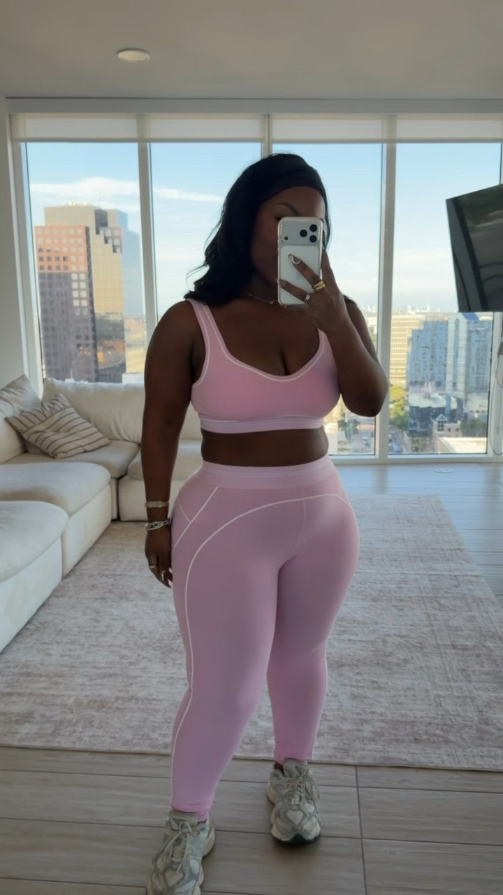 Hot girl walk outfit inspo 💗

This definitely looks like a more expensive brand but for a fraction of the price 🤏🏾

Set: Size L 

Also linking a cute jacket to go with it!!

#LTKActive #LTKMidsize #LTKSeasonal