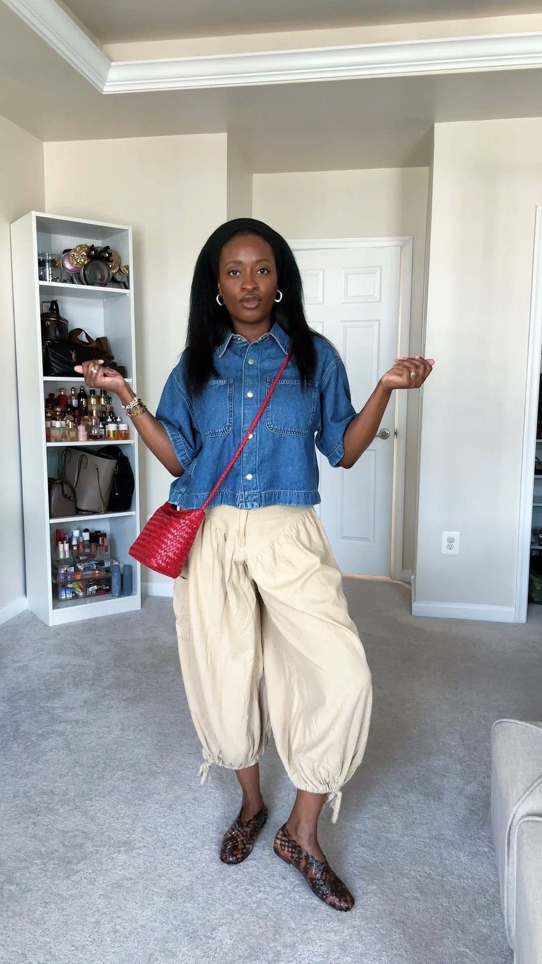 Mom casual outfit / denim crop shirt / Madewell woven bag / jelly flats 

#LTKSaleAlert #LTKgrwm #LTKmomlife
