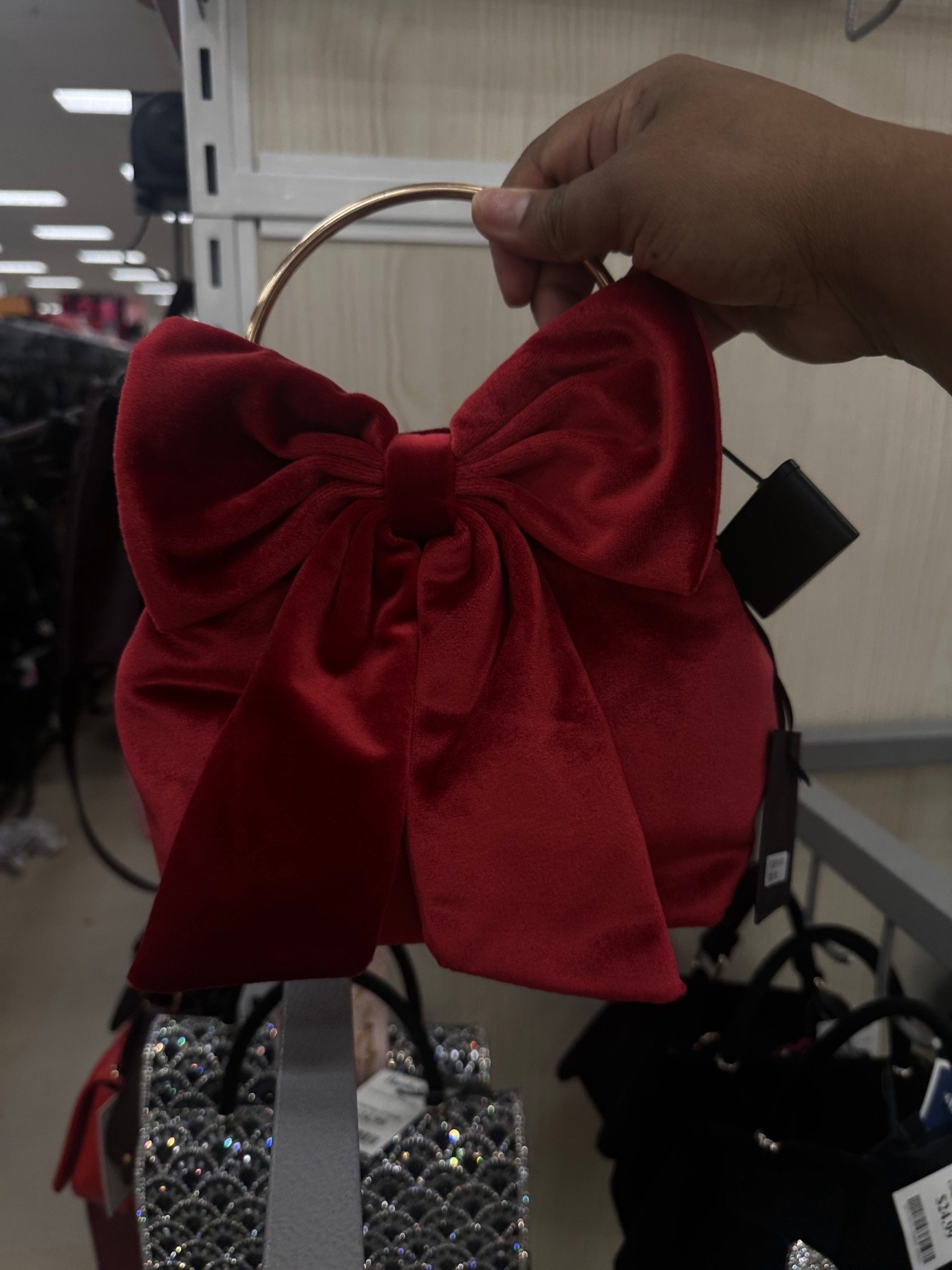 Holiday, date night, or just because 😍 This red bow bag is such a statement piece and instantly dresses up any loo

#LTKGiftGuide #LTKHoliday