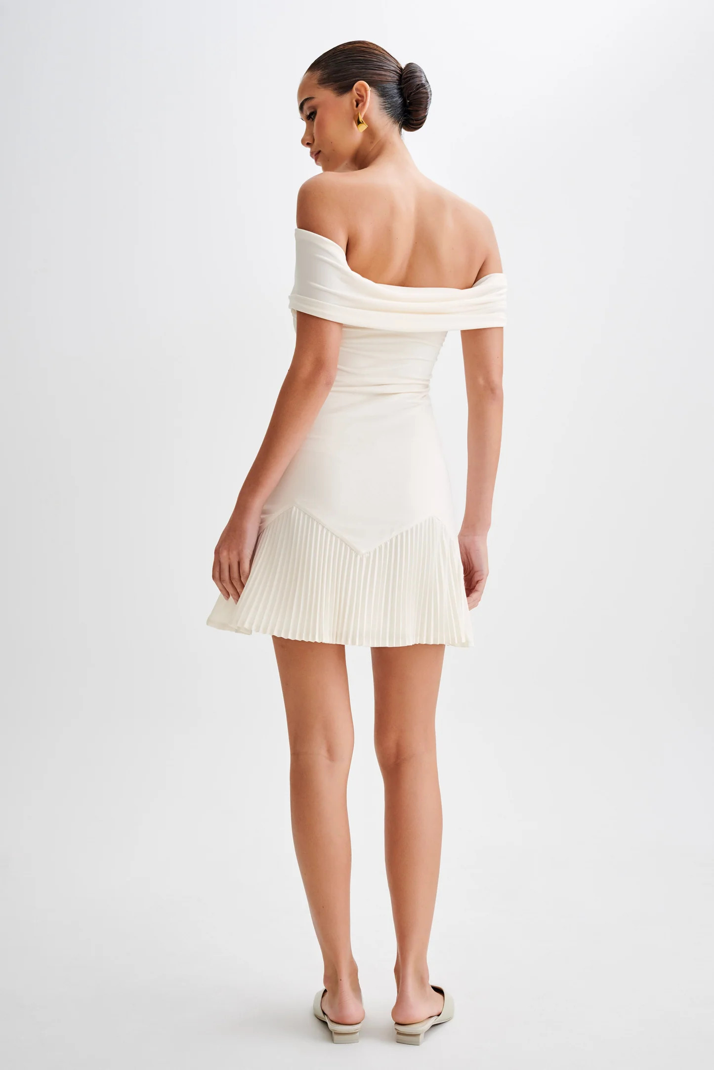 Melina Slinky Off Shoulder Mini Dress - Ivory | Meshki (APAC)