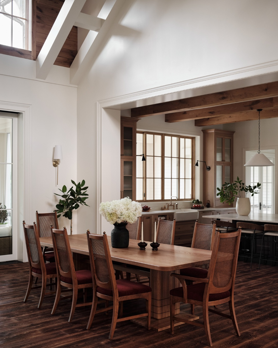 The dining room at our Franklin project is a wonderful space to gather and eat delicious food with loved ones! Find the links below to be ready to host your next dinner party!
