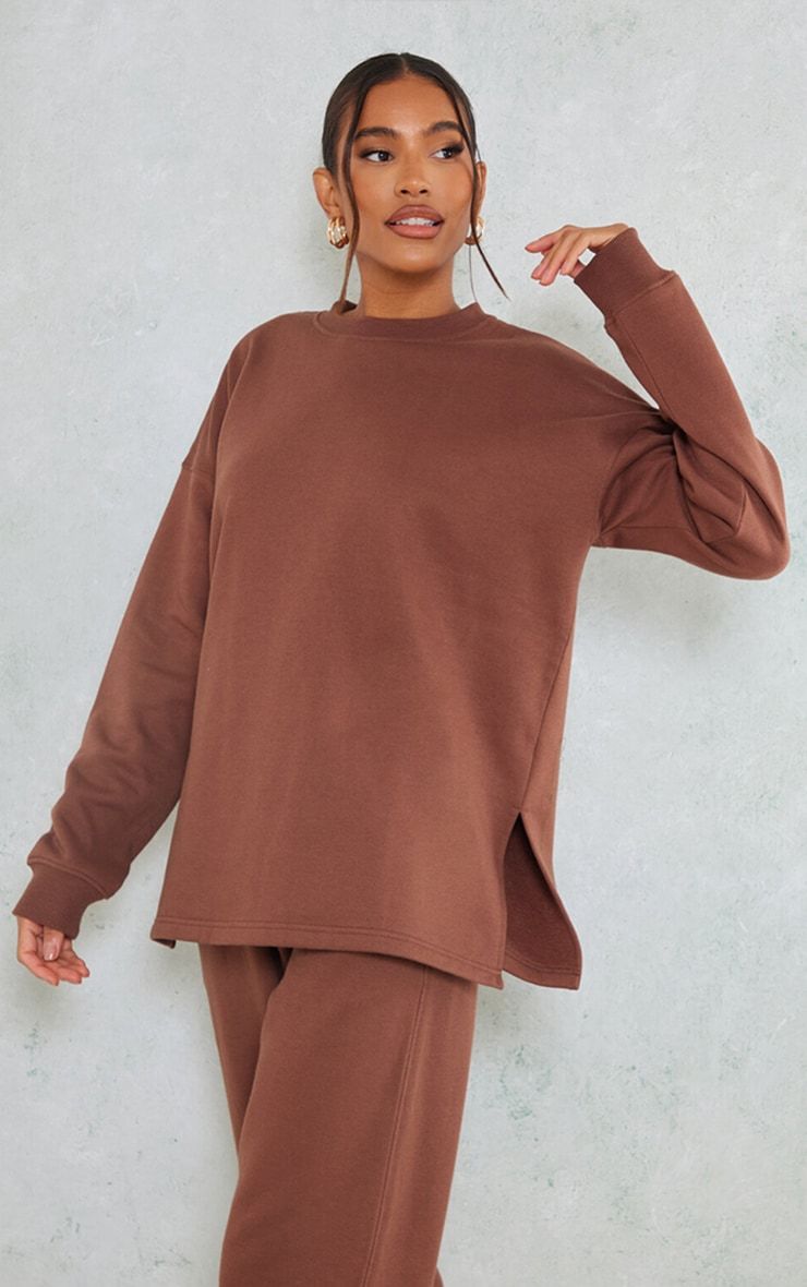 Mocha Oversized Split Hem Sweatshirt | PrettyLittleThing US
