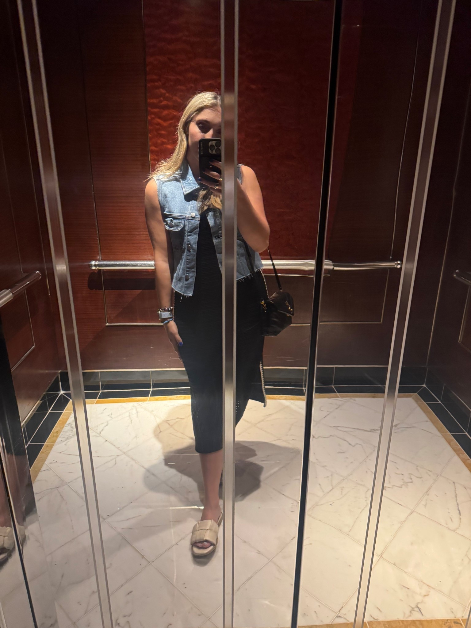 Living in this fit now

#LTKSeasonal