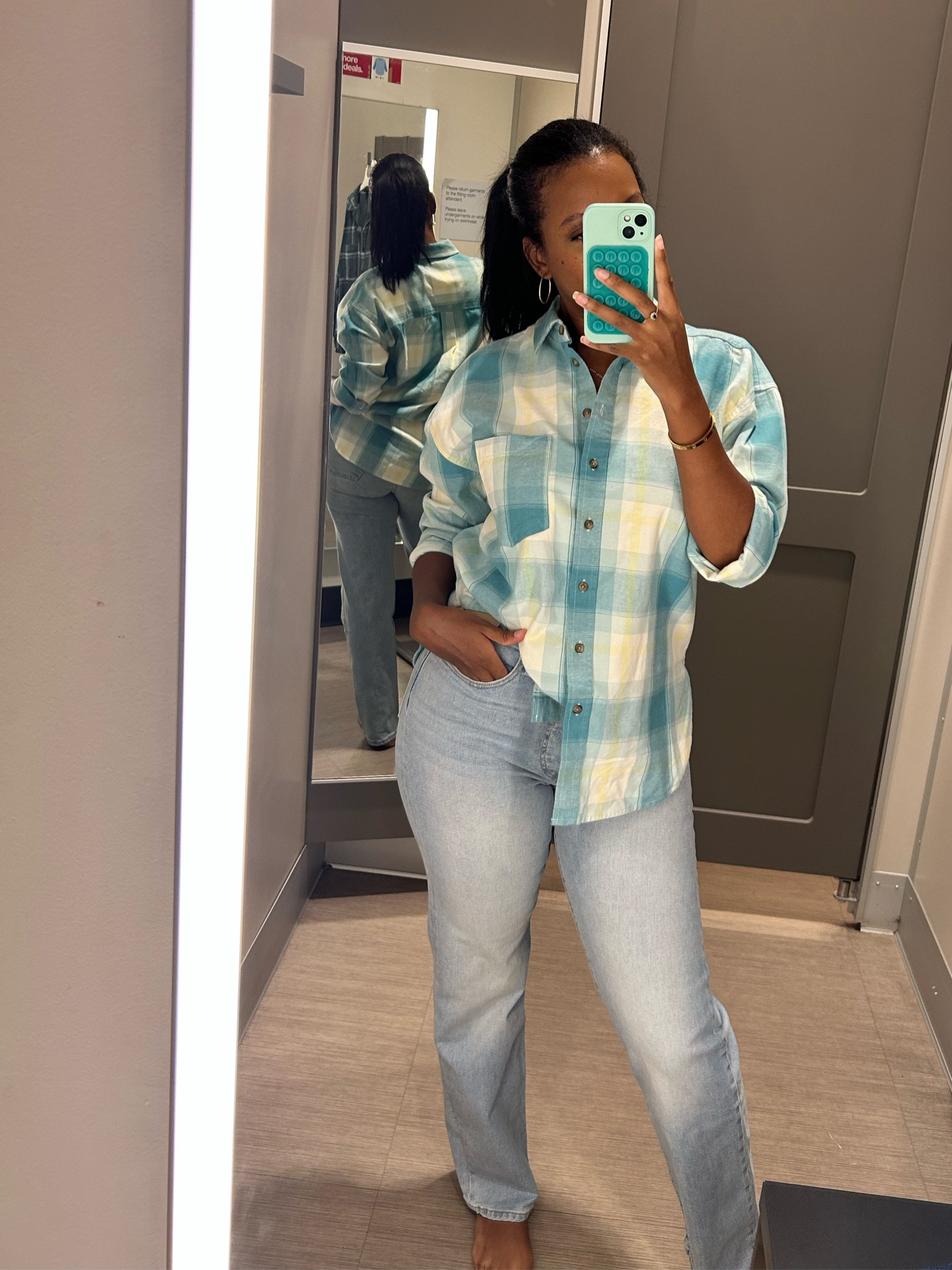 Flannel shirt - wearing size S
Levi’s jeans - wearing size 29
Fall outfit 

#LTKTravel #LTKStyleTip #LTKFamily