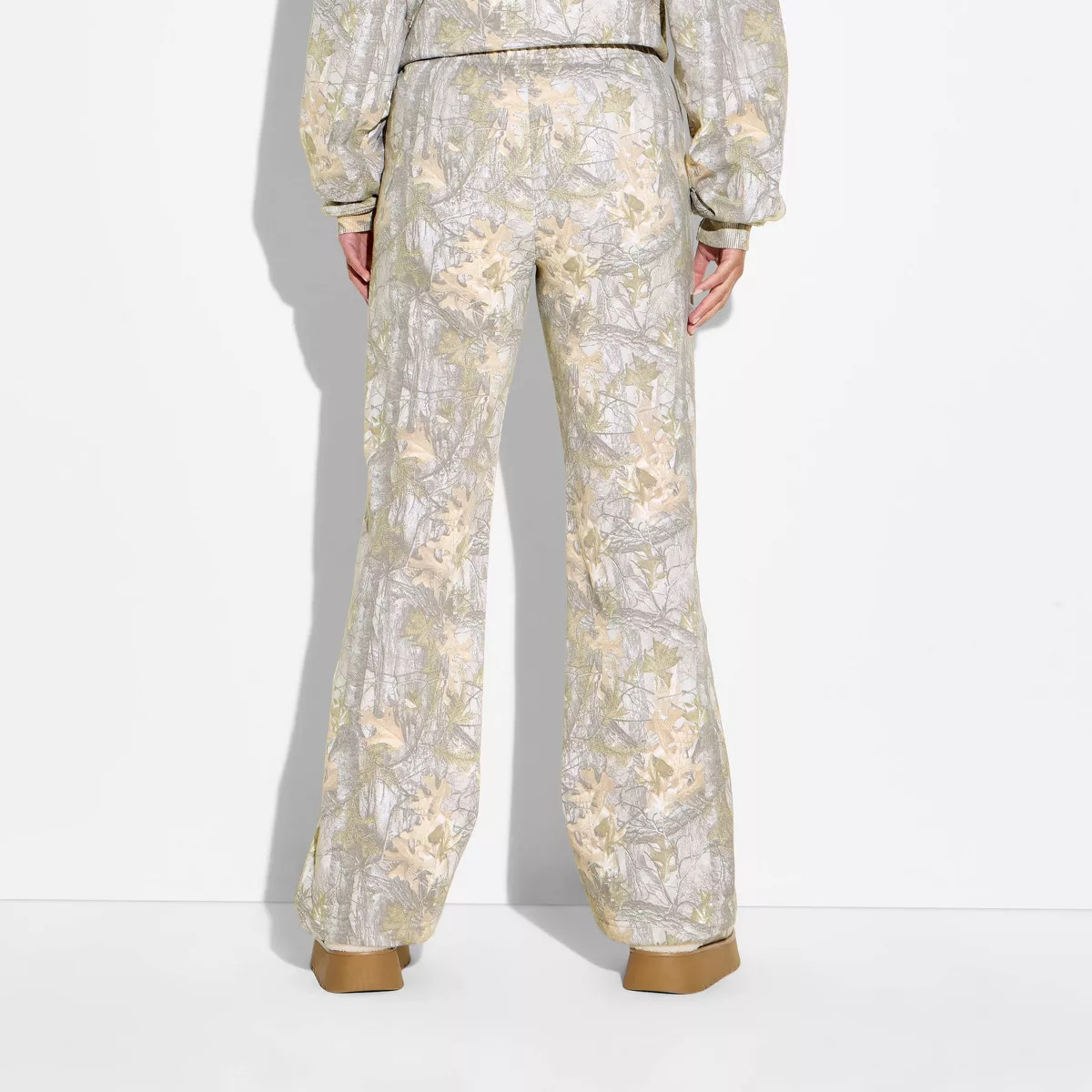 Women's Wide Leg Fleece Graphic Sweatpants - Camo | Target
