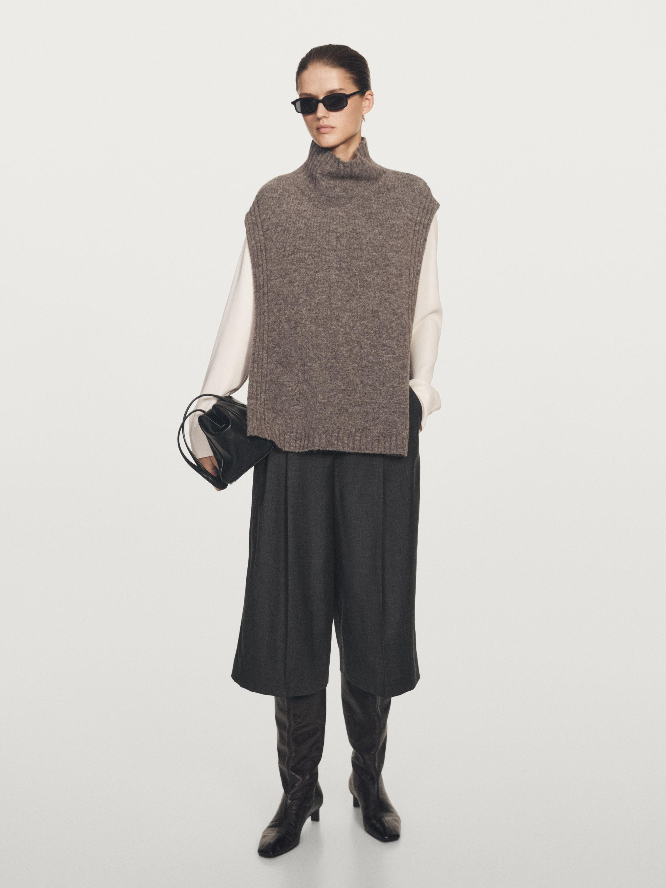 Long wool Bermuda shorts with darts | Massimo Dutti UK