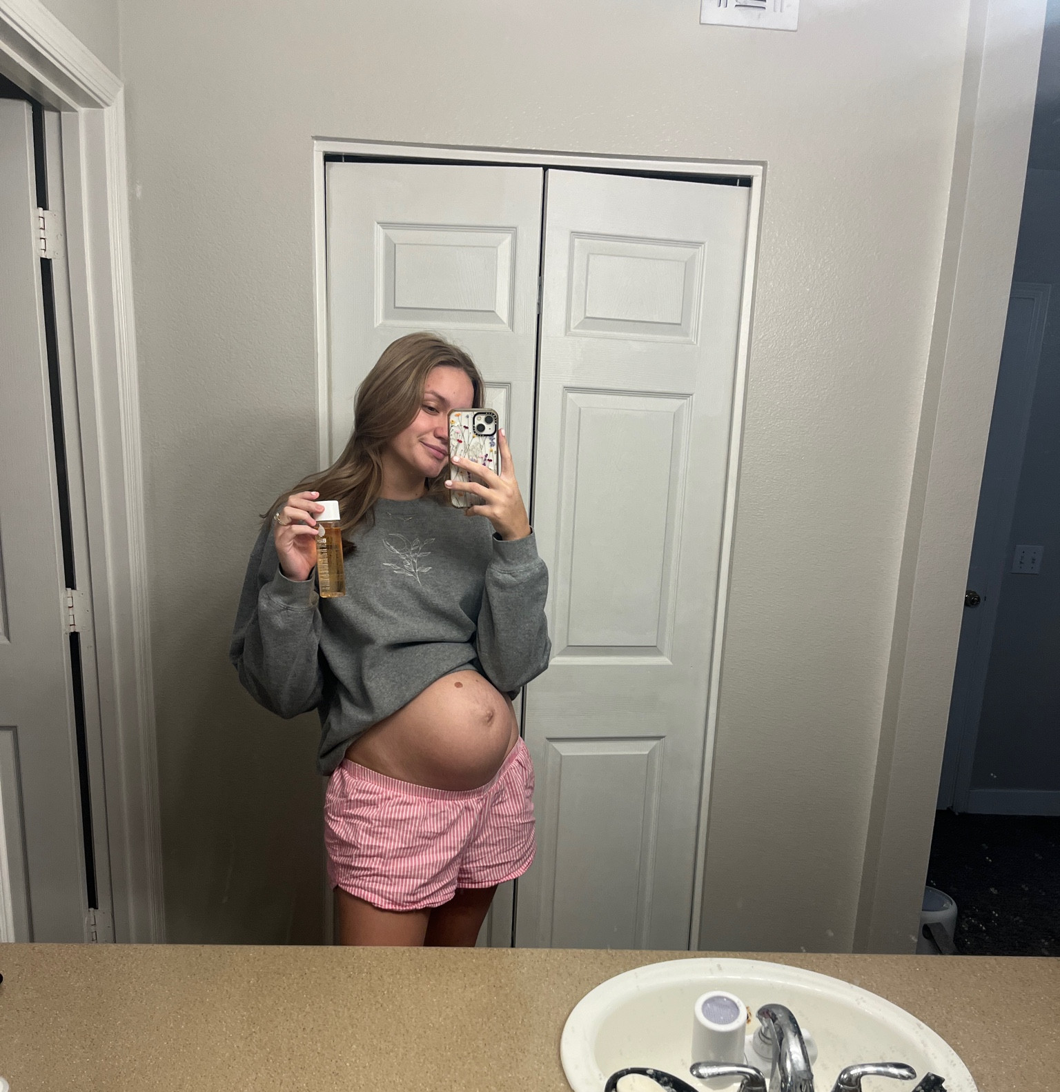 Pregnancy outfit of the day! And my favorite stretch mark oil as a second time mama! 

#LTKBaby #LTKBump