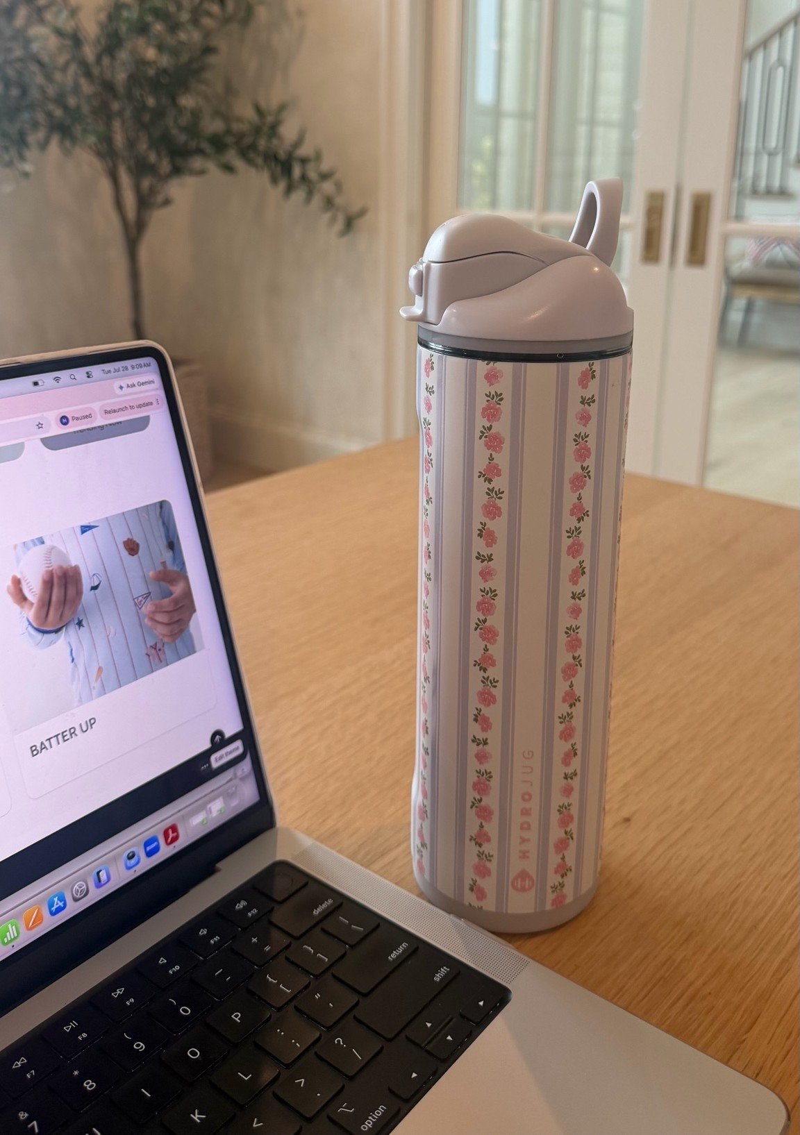 My @hydrojug water bottle!!

#LTKdayinmylife #LTKfitnessgoals #LTKmorningroutine