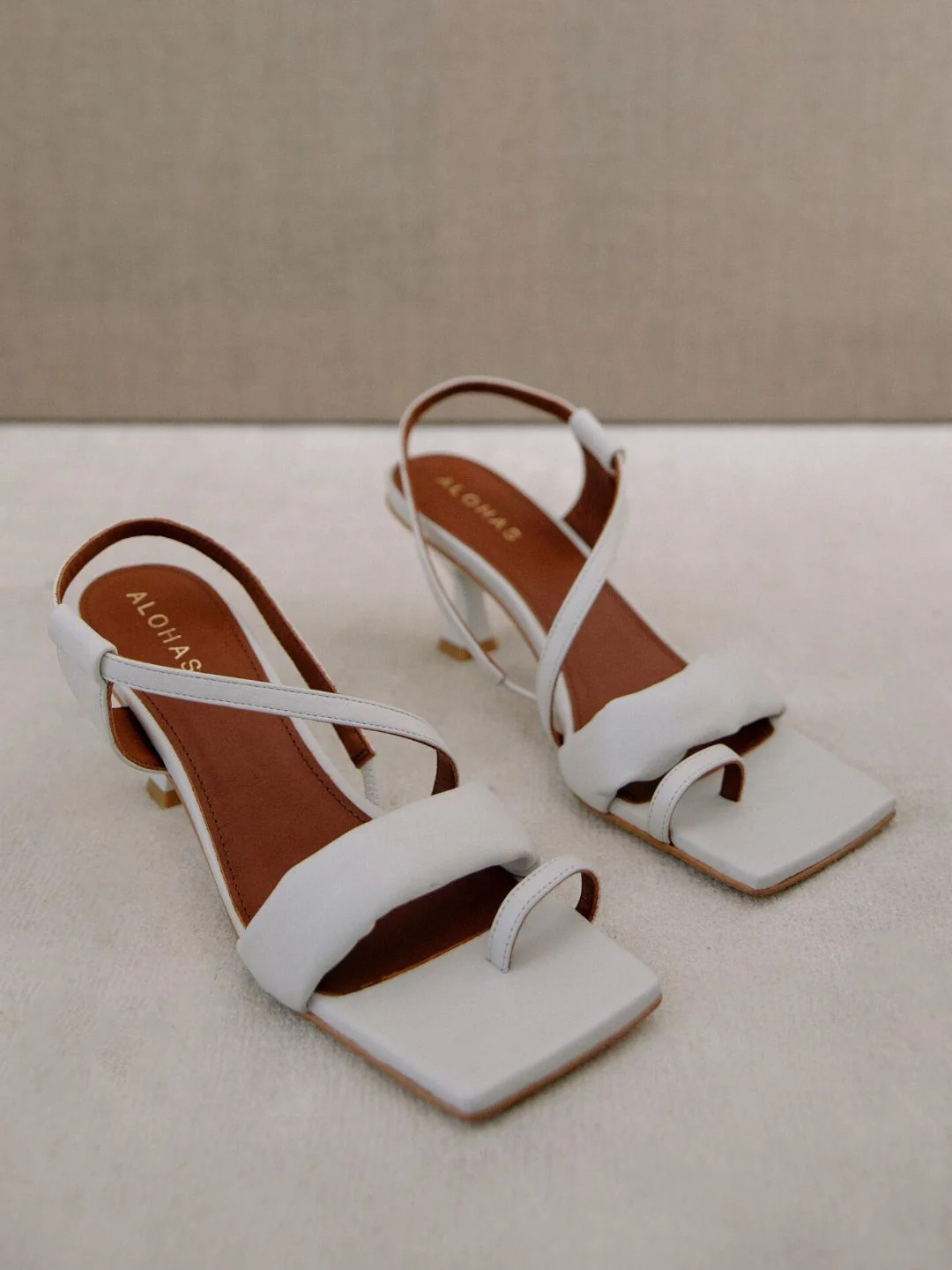 Asymmetric Straps - White Leather Mules | Alohas FR