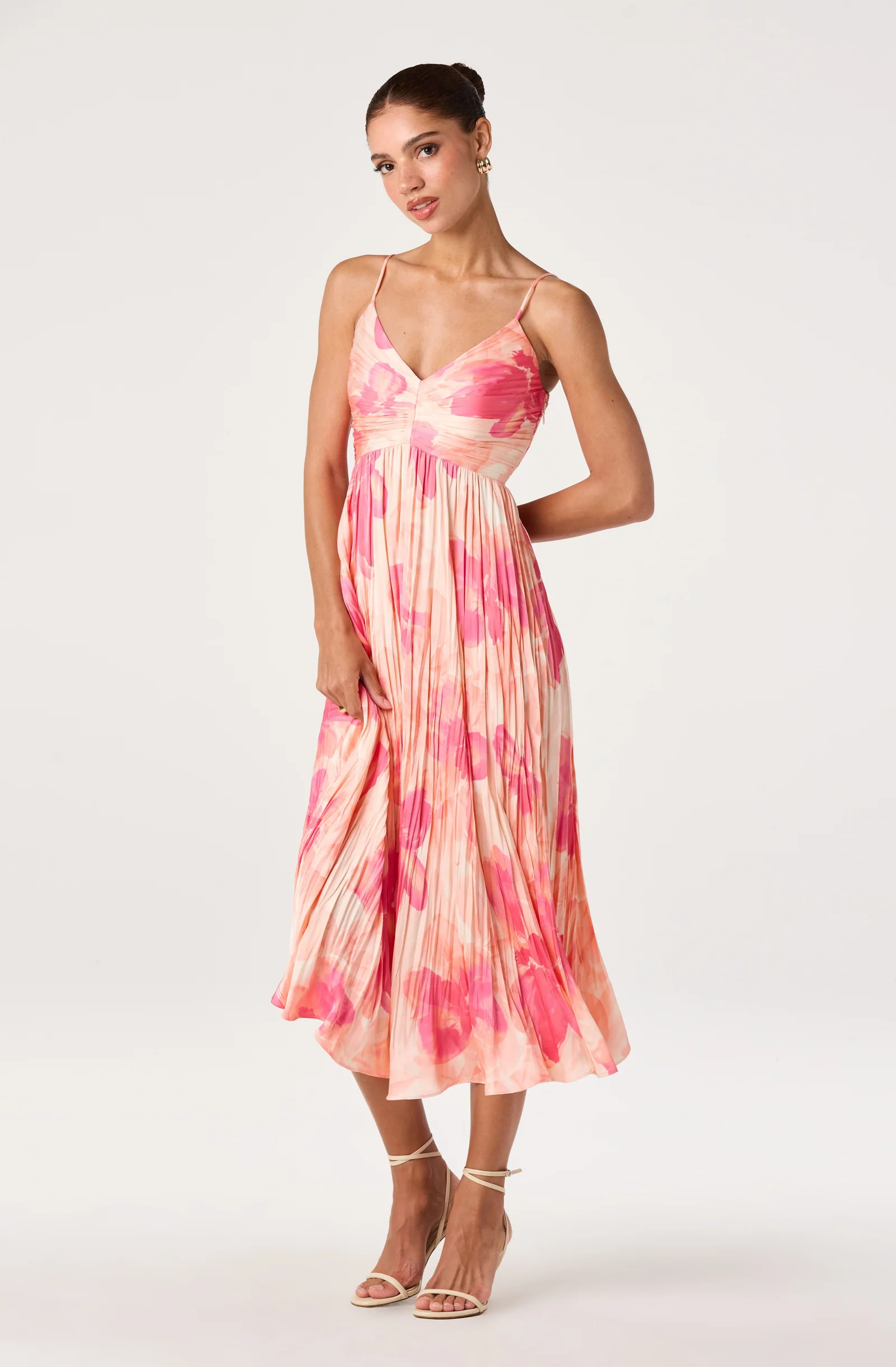 Maeve Pleated Midi Dress - Coral abstract fl / XS | ASTR The Label (US)