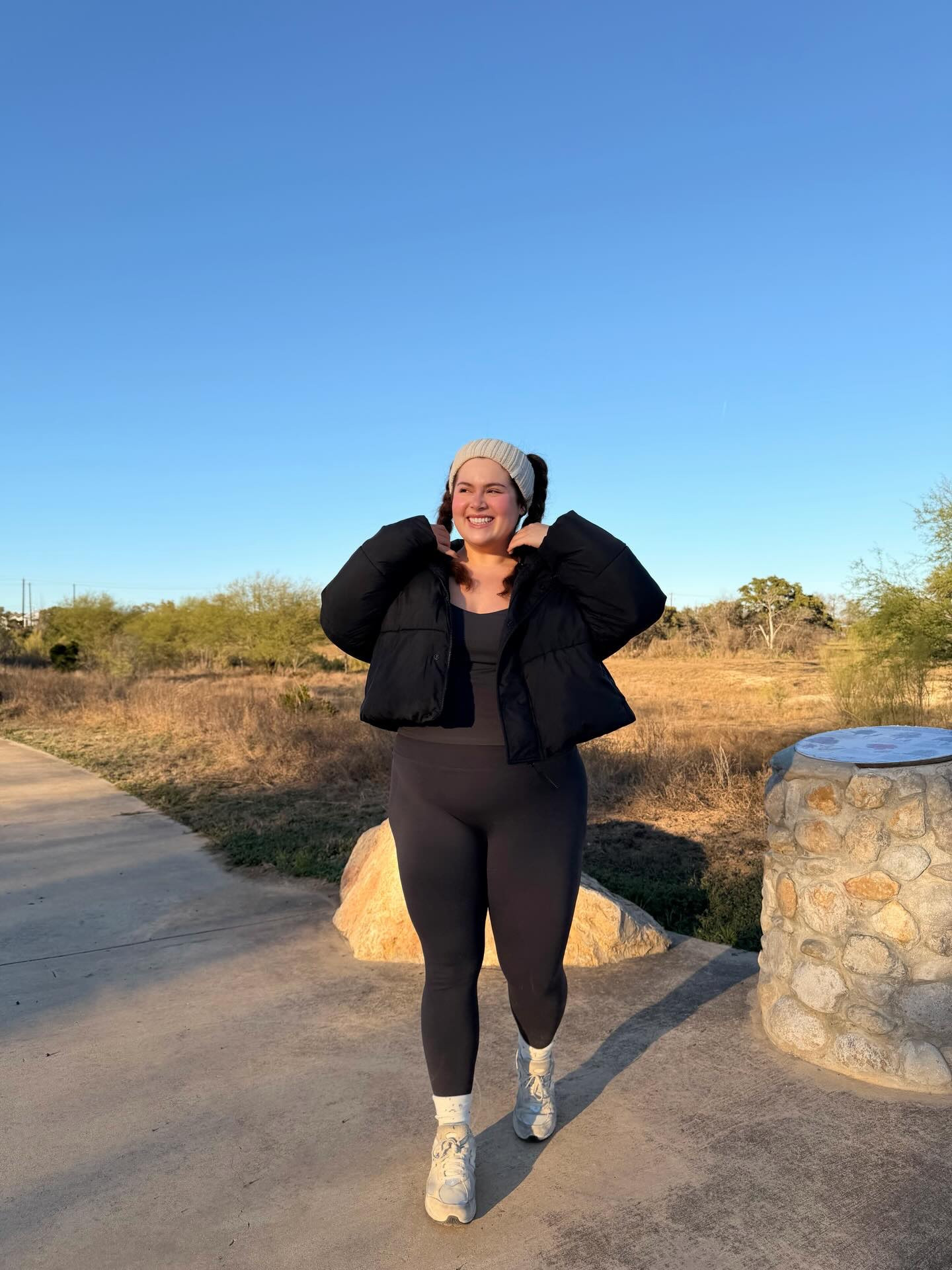 carrying my curves into 2026🥂🥳🎉 #fableticspartner @fabletics 

#plussize #plussizemodels #plussizeworkout #bodypositivity